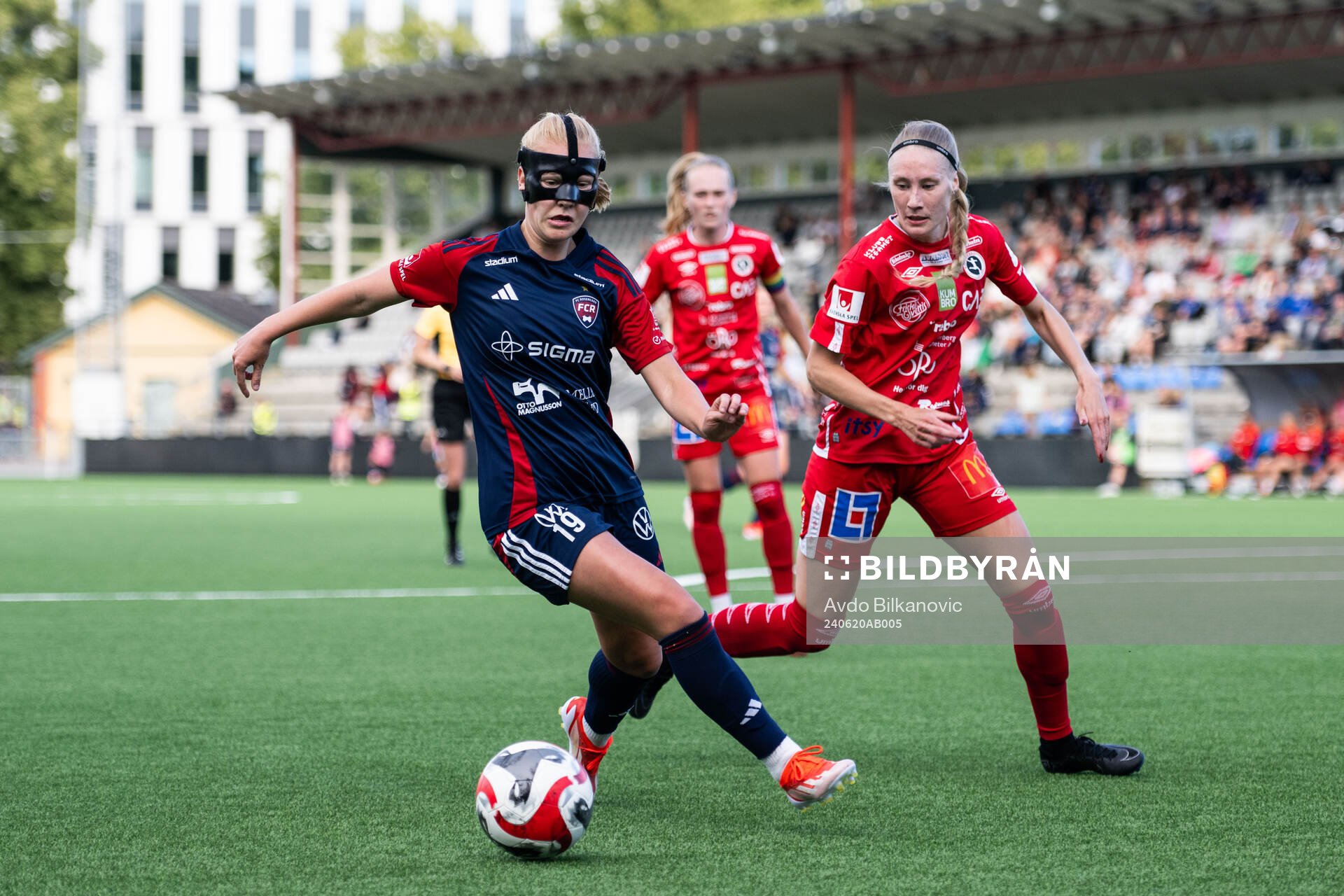 FC Rosengårds Sofie Bruun Bredgaard och KIF Örebros Sanni