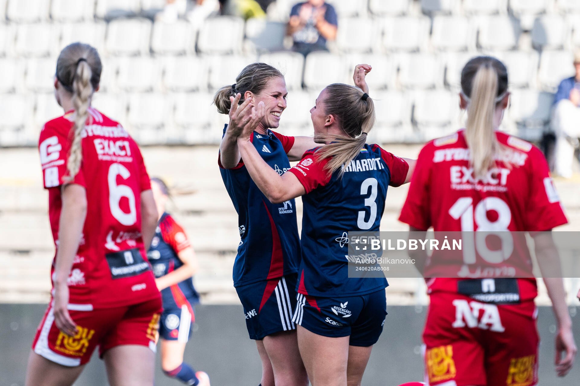 FC Rosengårds Gudrun Arnardottir och Ria Noora Minerva