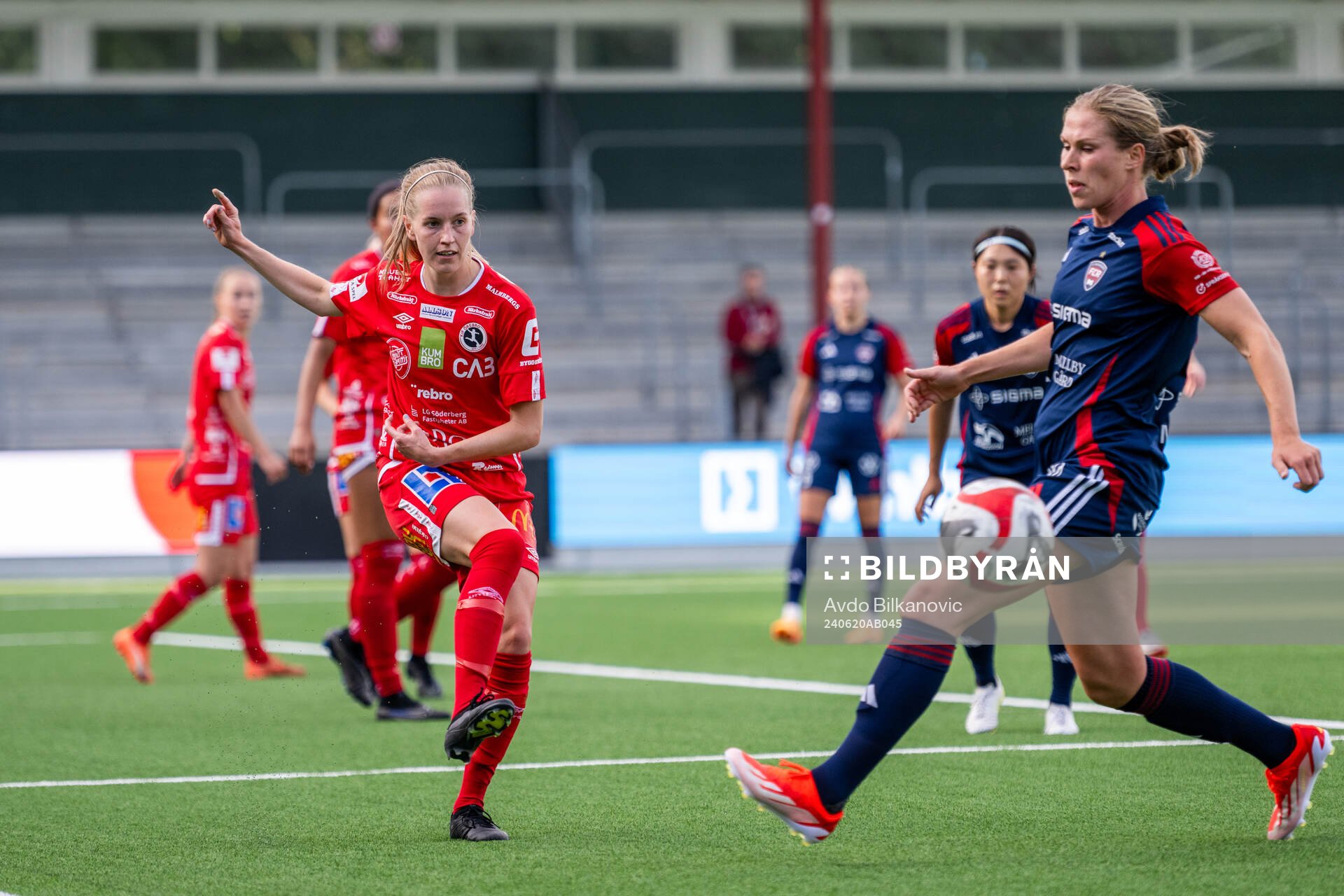 KIF Örebros Beatrice Gärds rensar