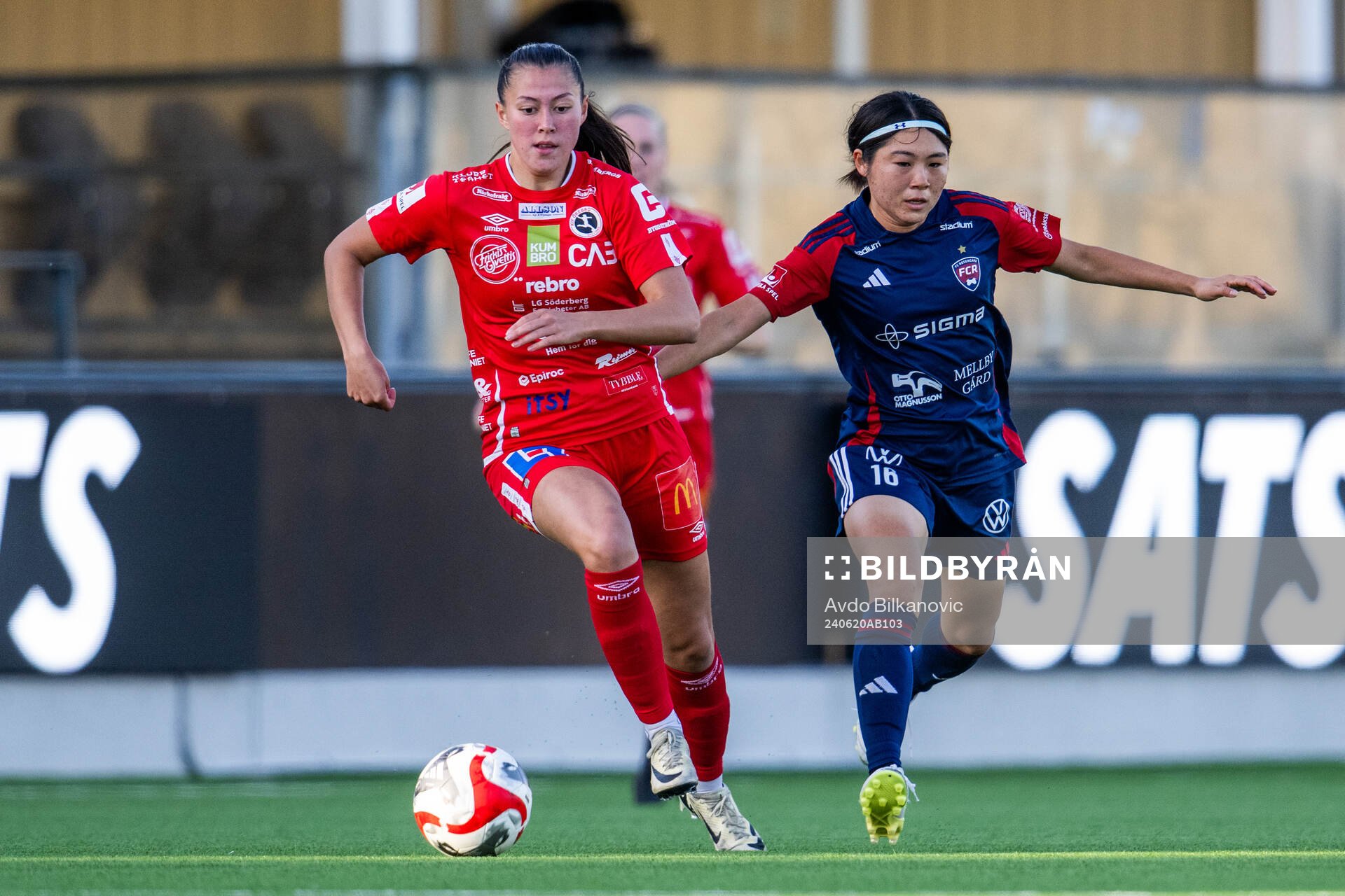 FC Rosengårds Mai Kadowaki och KIF Örebros Áslaug Dora