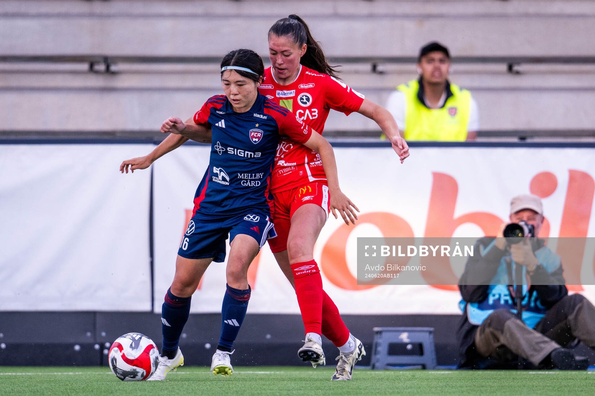 FC Rosengårds Mai Kadowaki och KIF Örebros Áslaug Dora