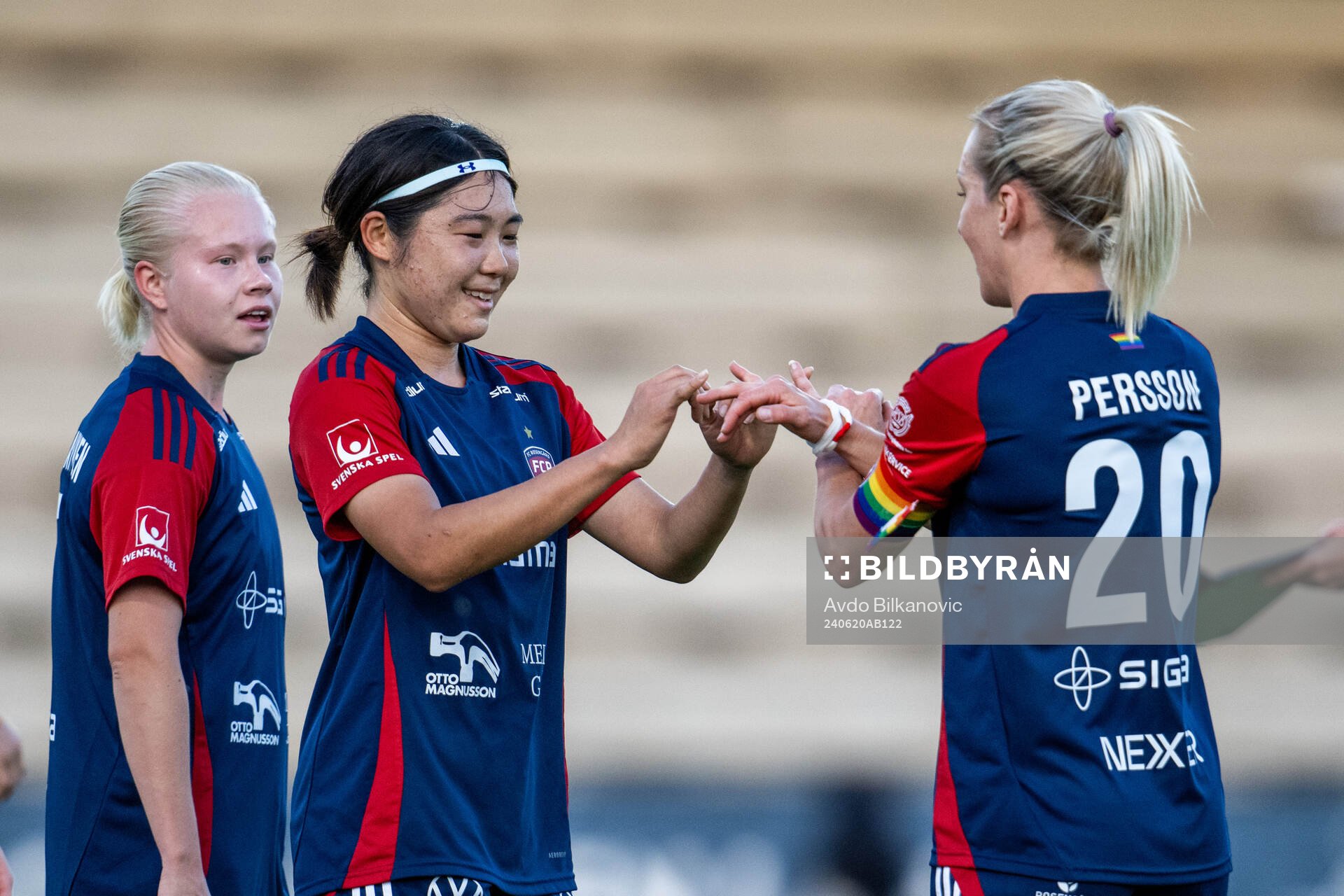 FC Rosengårds Mai Kadowaki och Mia Persson jublar
