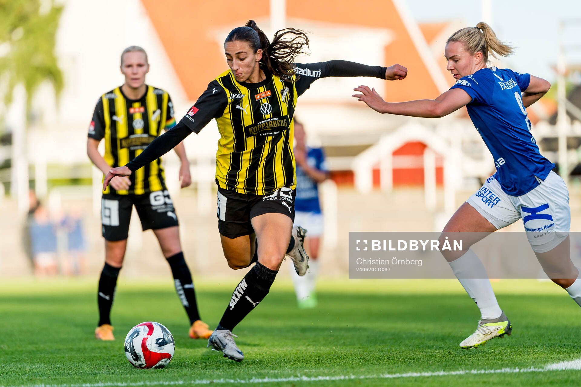 Häckens Rusul Rosa Kafaji och Trelleborgs Amanda Olsson