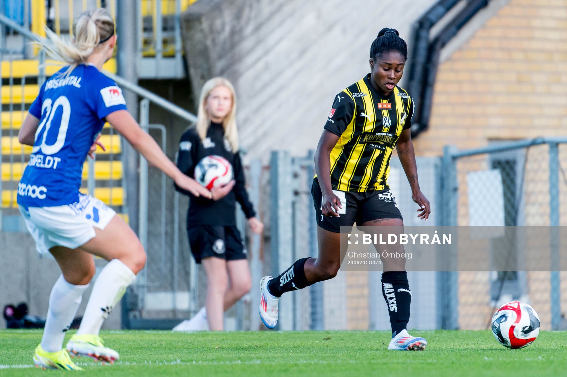 Häckens Monica Jusu Bah och Trelleborgs Lova Sternfeldt