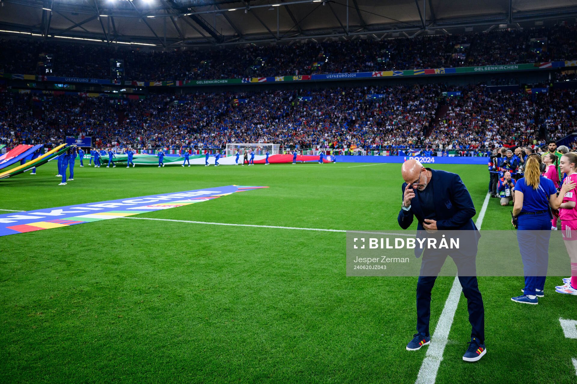 Head coach Luis De La Fuente of Spain