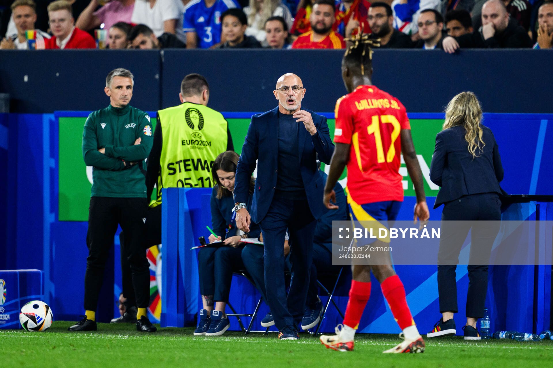 Head coach Luis De La Fuente of Spain