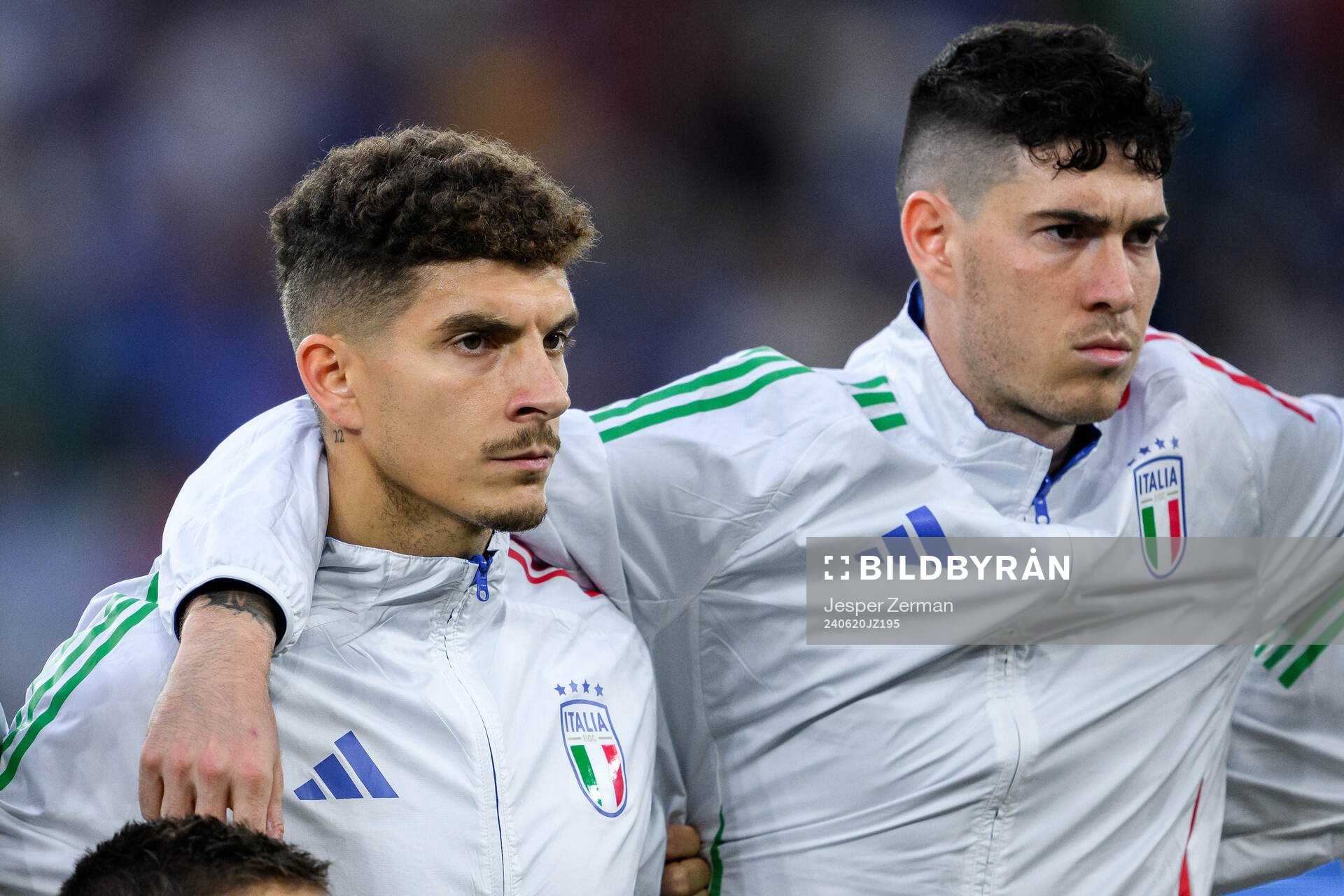 Giovanni Di Lorenzo and Alessandro Bastoni of Italy
