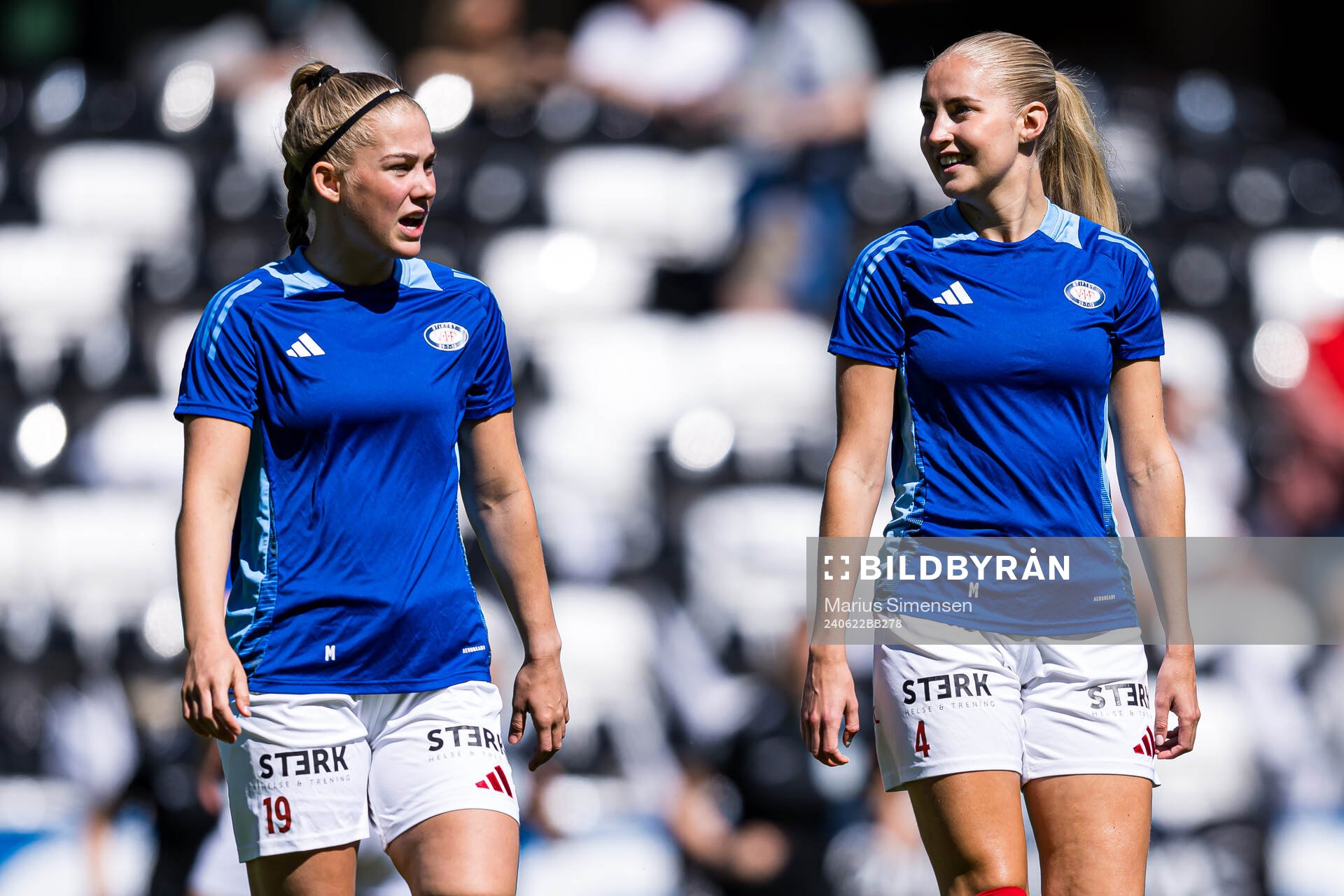 Sædis Run Heidarsdottir and Iselin Sandnes Olsen of