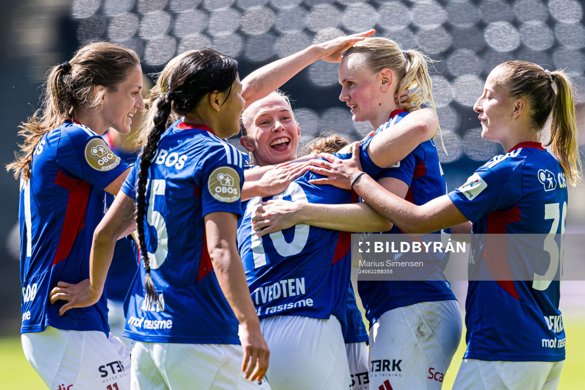 Karina Sævik of Vålerenga celebrates