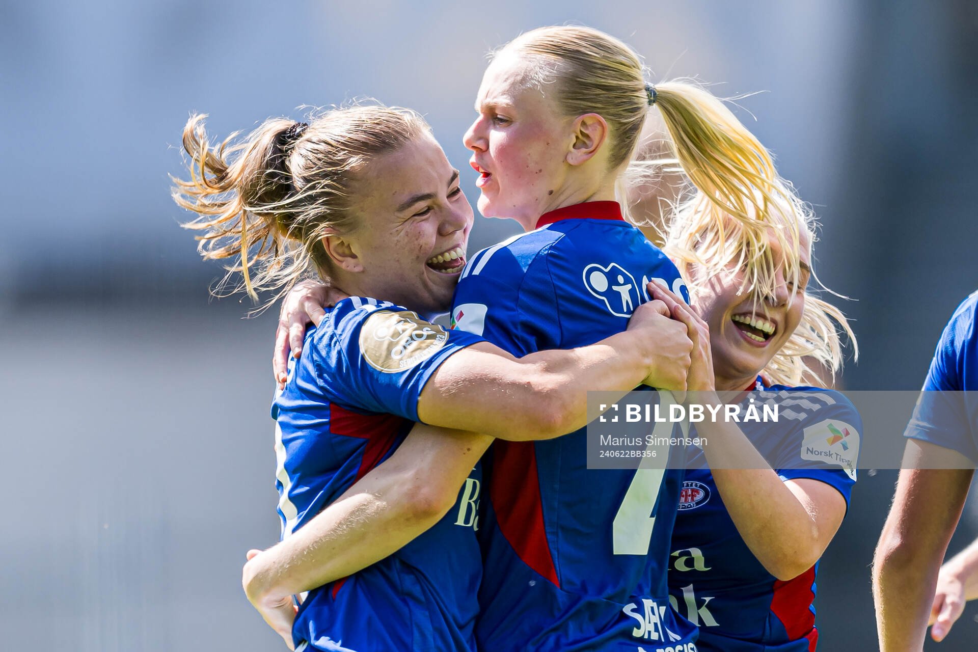 Karina Sævik of Vålerenga celebrates