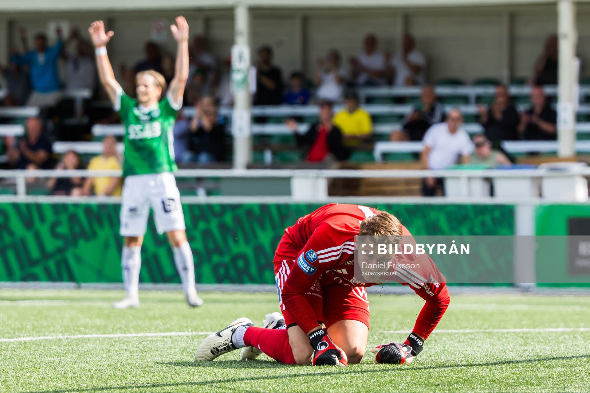 GIF Sundsvalls målvakt Jonas Olsson deppar