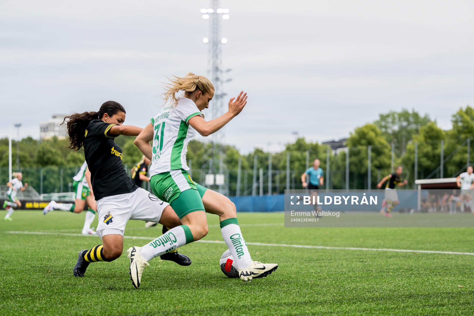 AIKs Annika Svensson och Hammarbys Smilla Holmberg