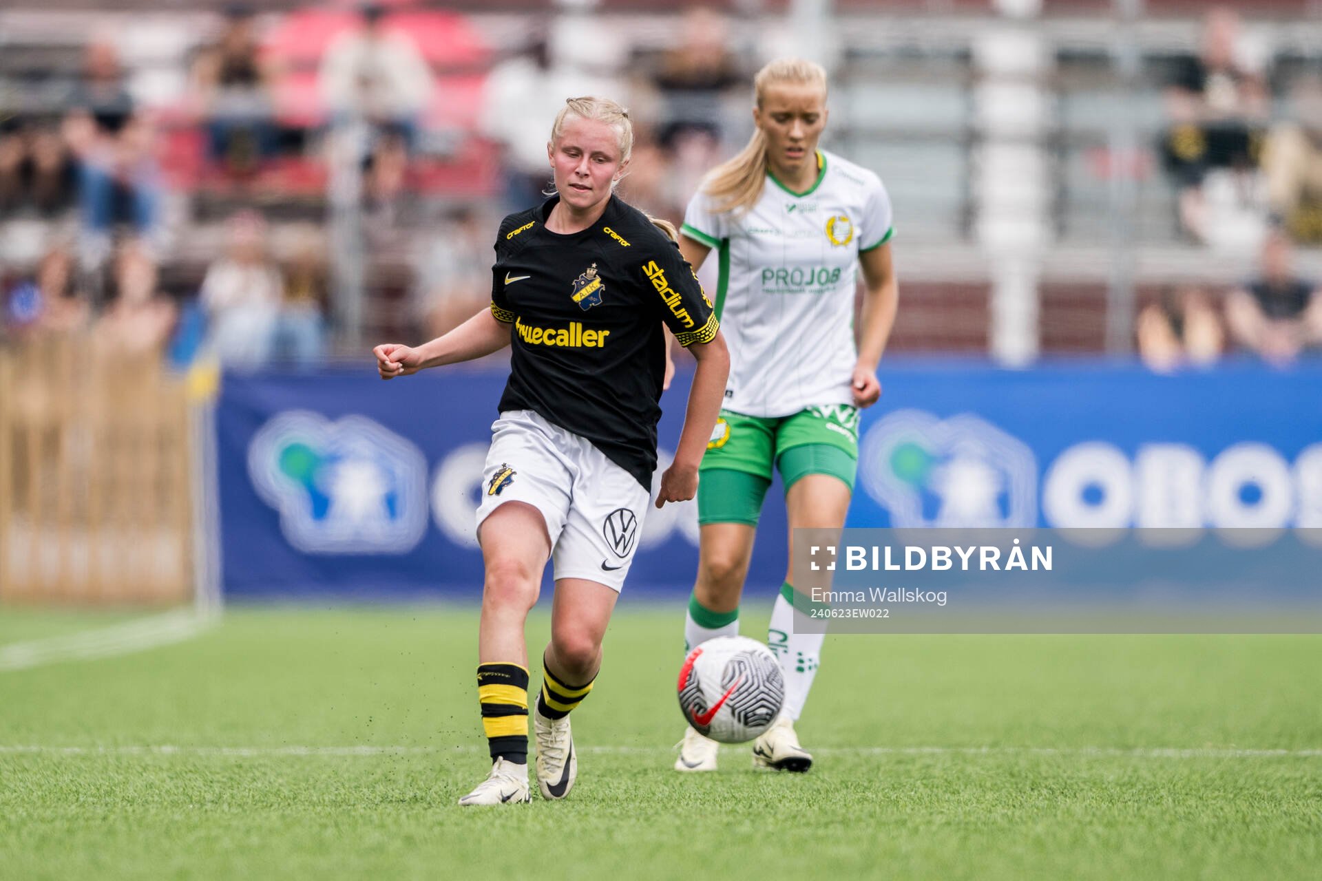 AIKs Nova Selin och Hammarbys Smilla Holmberg