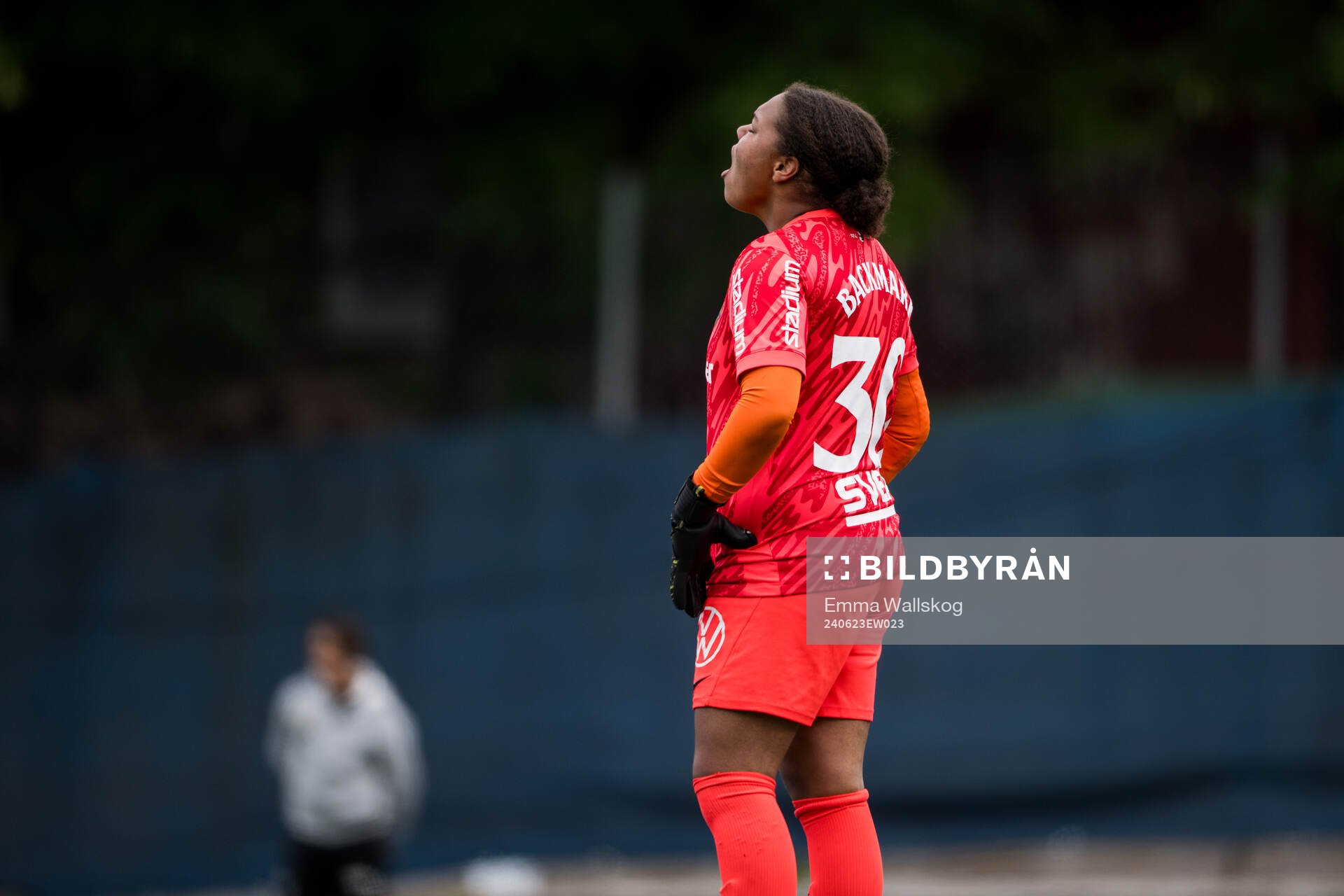 AIKs målvakt Serina Backmark deppar