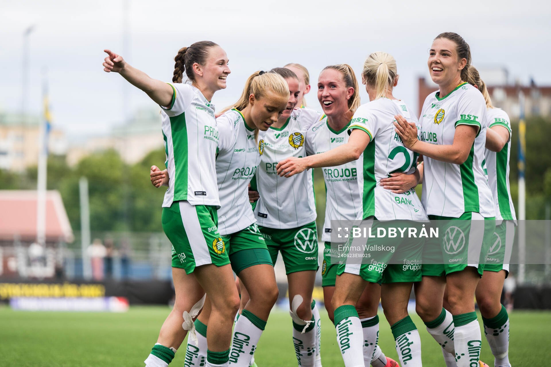Hammarbys Smilla Holmberg jublar med lagkamrater