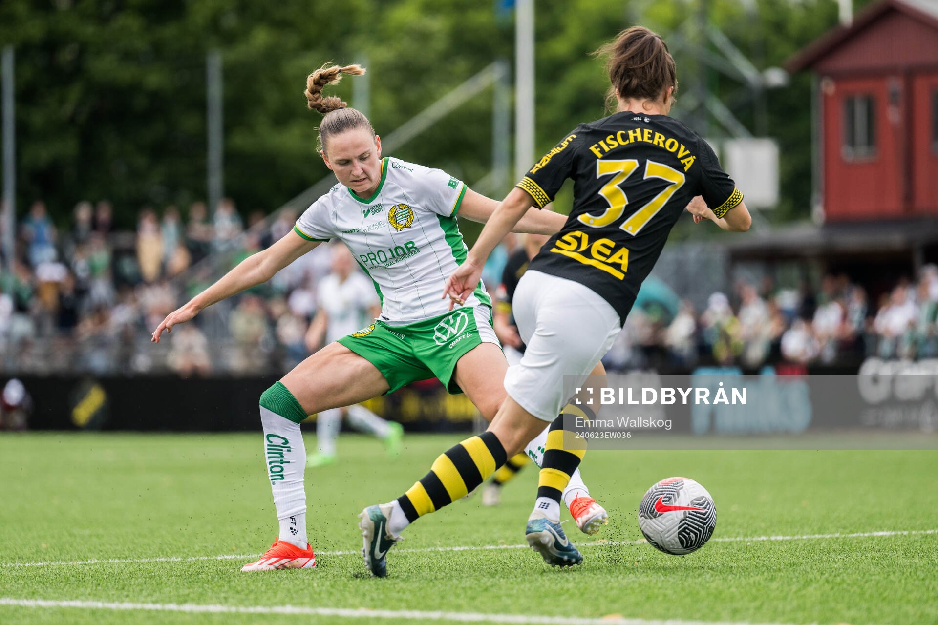 Hammarbys Vilde Hasund och AIKs Patricia Fischerova