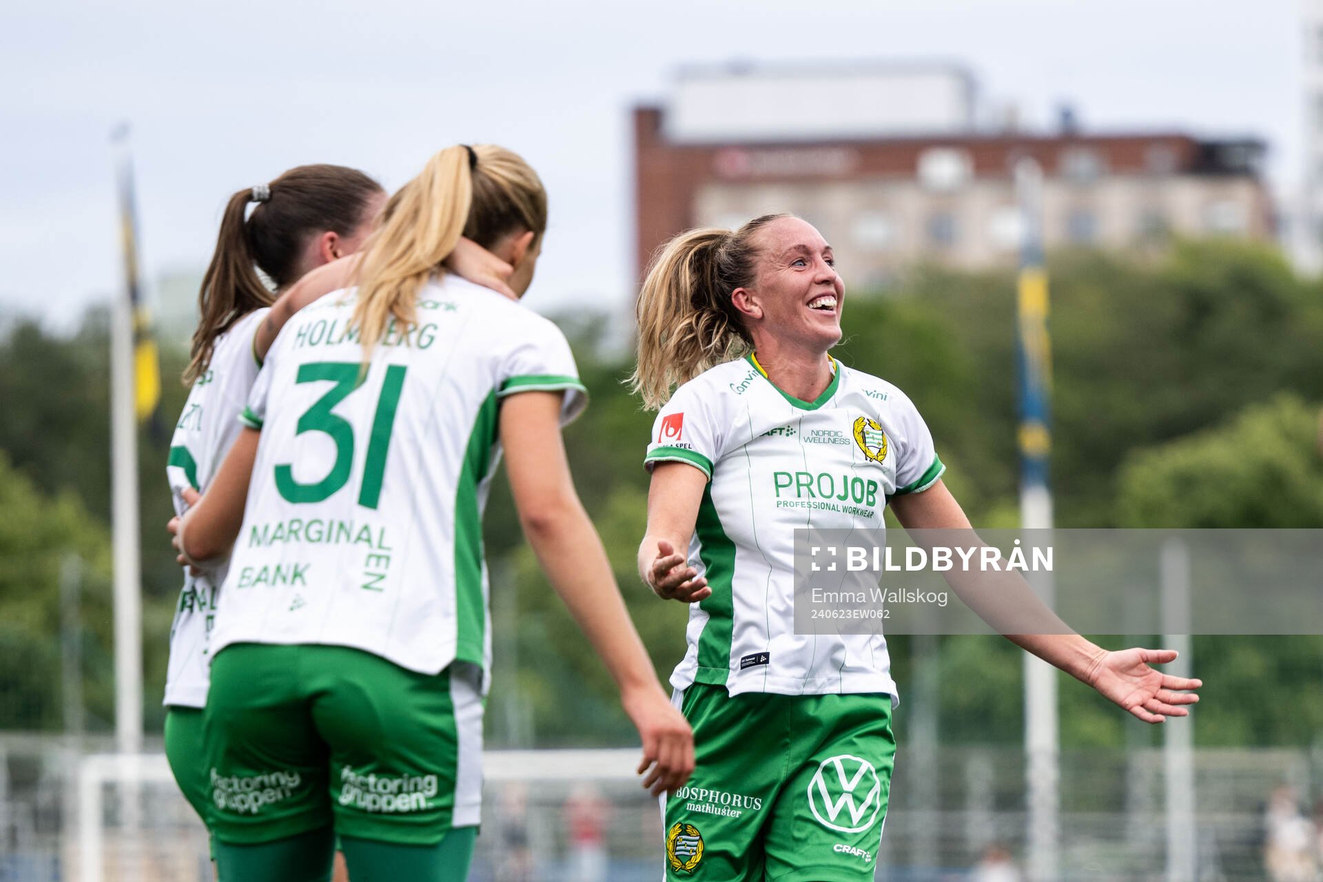 Hammarbys Julia Roddar jublar med Smilla Holmberg