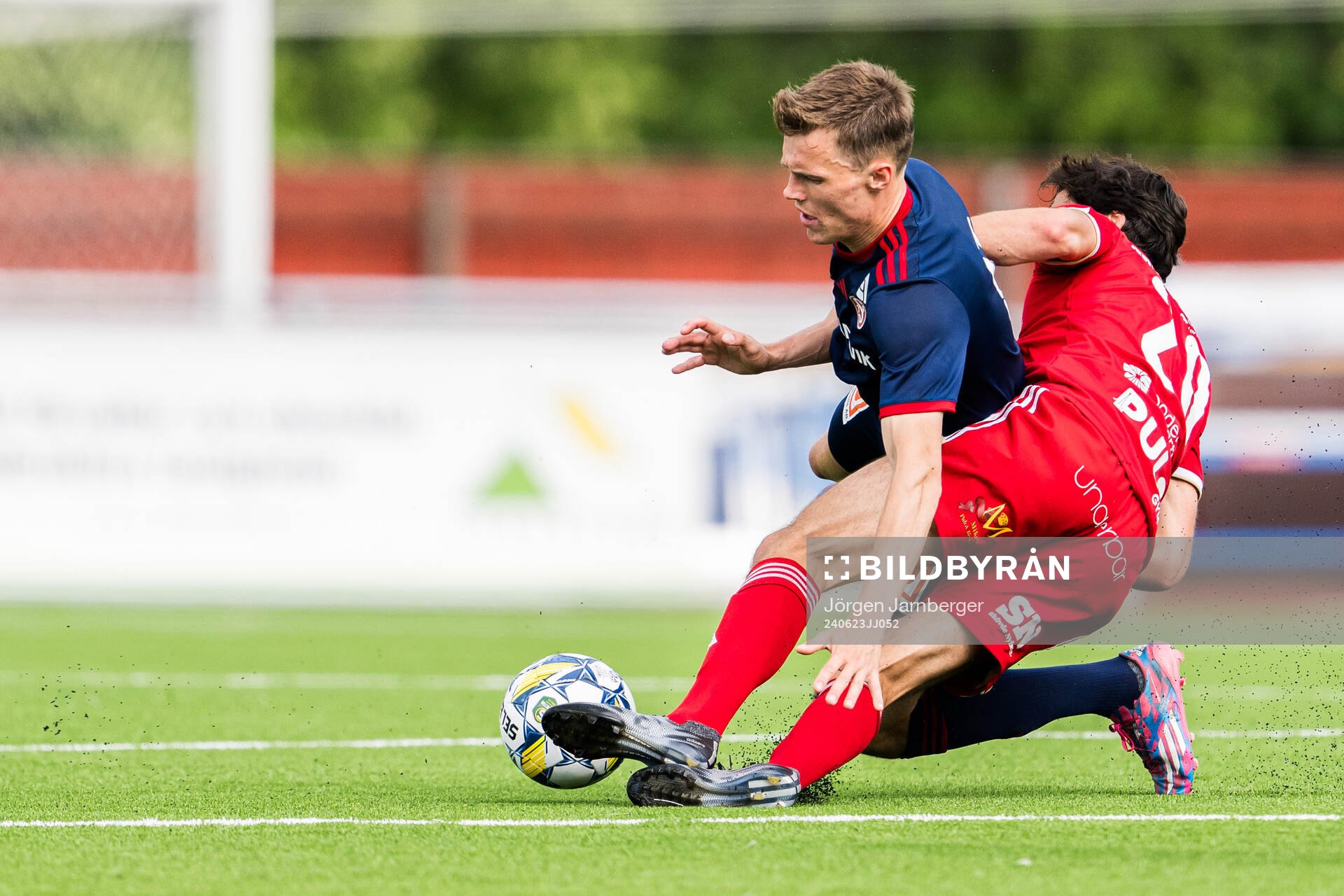 Sandvikens IFs Daniel Söderberg och Skövde AIKs Armend