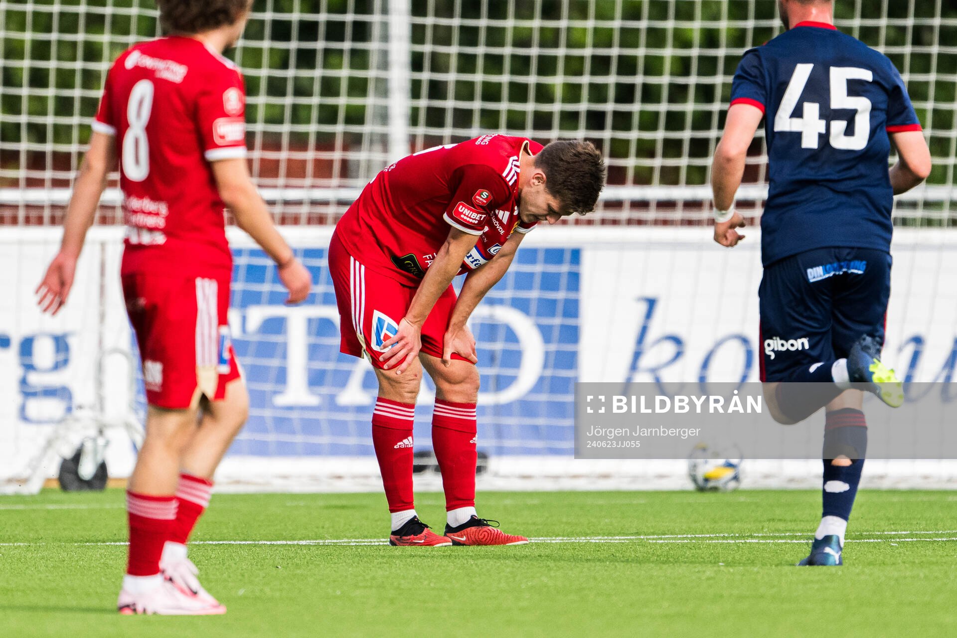 Skövde AIKs Žiga Ovsenek deppar