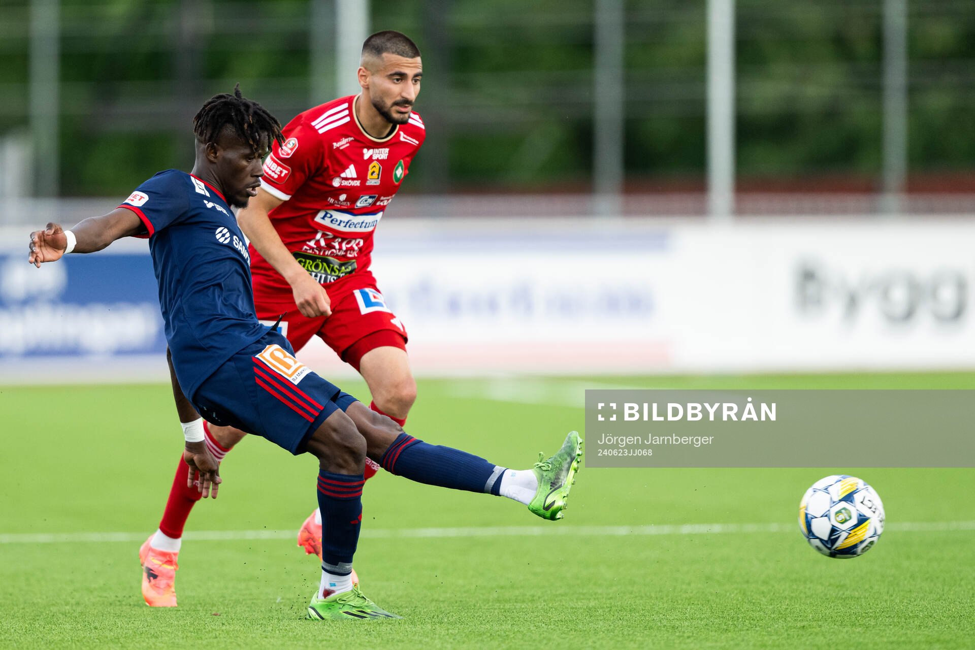 Sandvikens IFs Mamadou Kouyate och Skövde AIKs Elmar