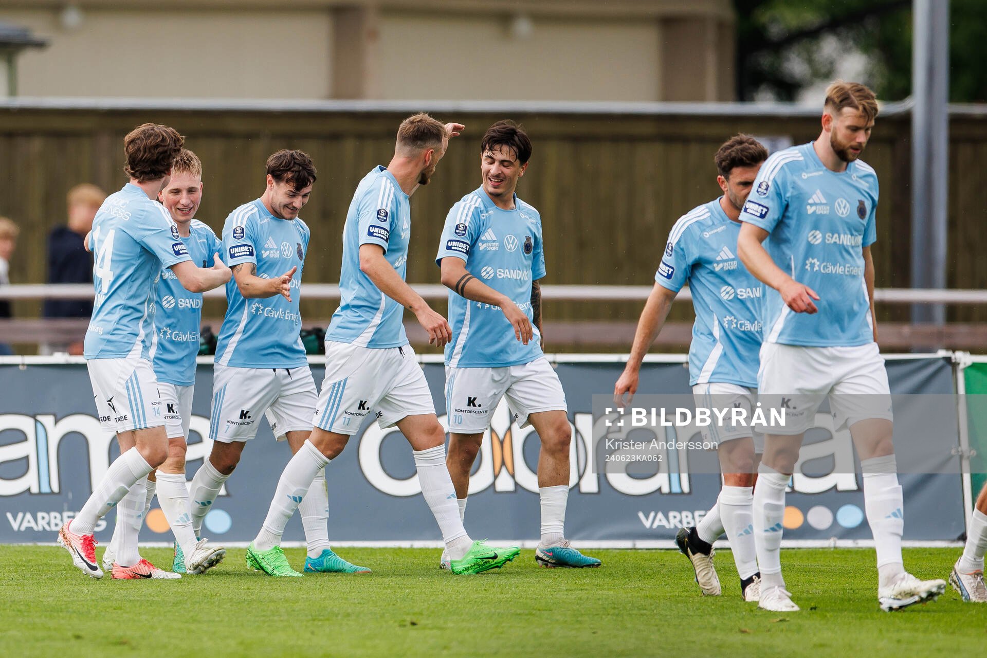 Gefles Constantino Capotondi jublar med laget