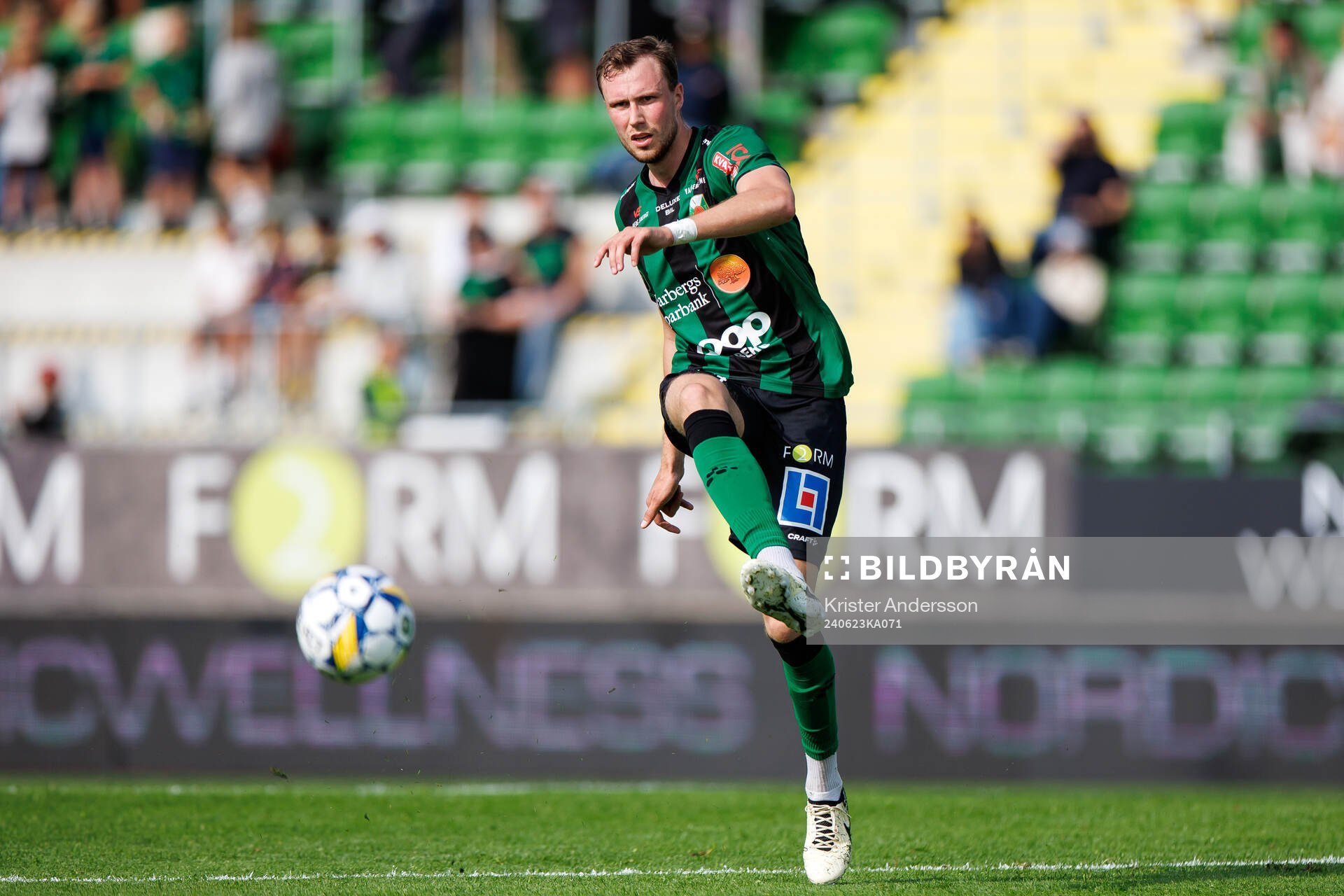 Varbergs Niklas Dahlström under fotbollsmatchen i Superettan mellan Varberg och Gefle den 23 juni 2024 i Varberg. 