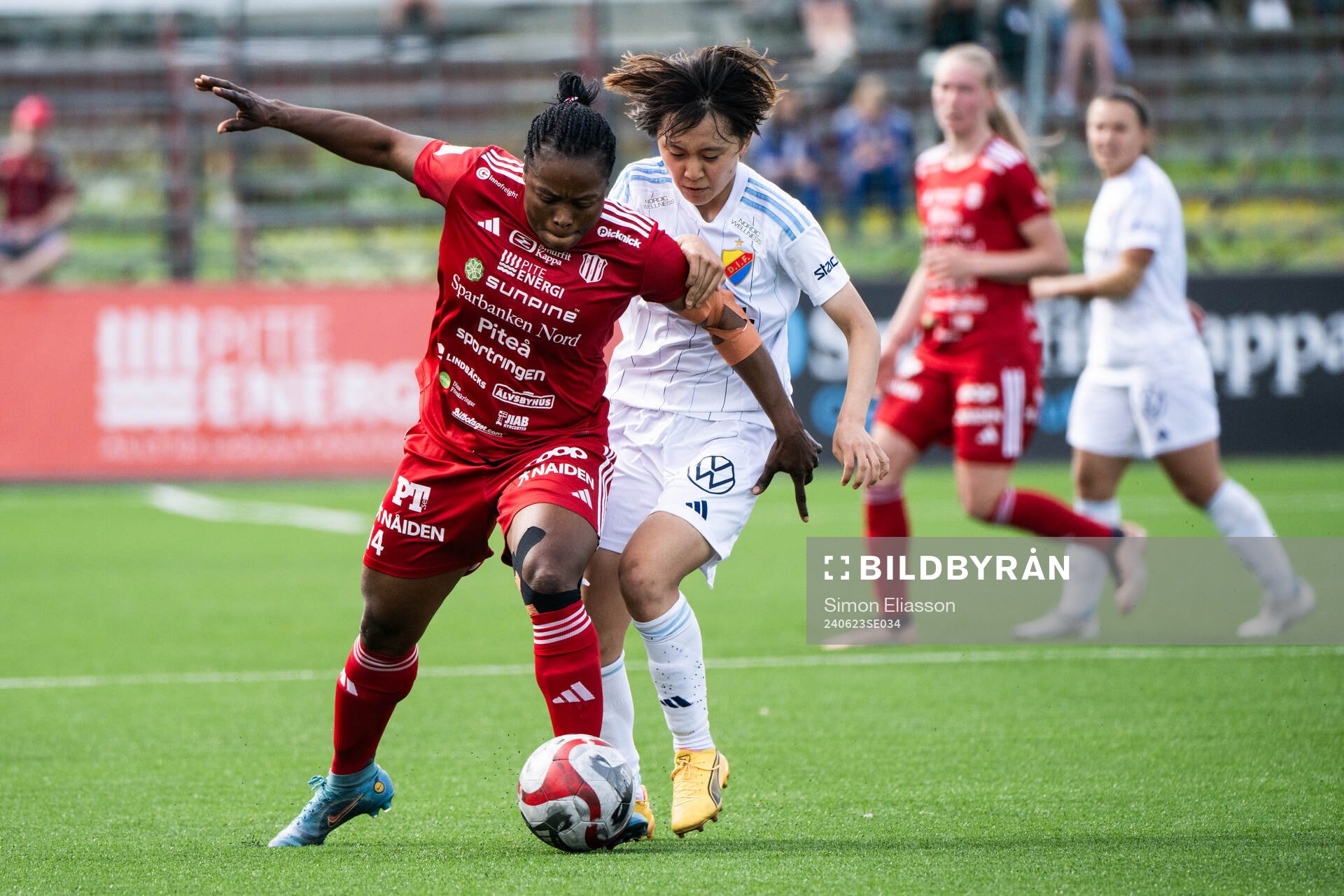 Piteås Faith Ikidi Michael och Djurgårdens Shinomi Koyama