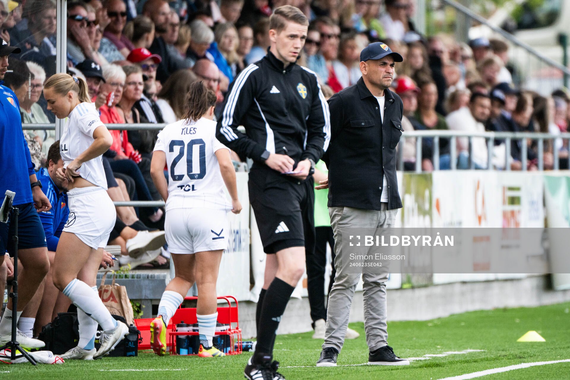 Djurgårdens tränare Marcelo Fernandez under fotbollsmatchen i Damallsvenskan mellan Piteå och Djurgården den 23 juni 2024 i Piteå. 