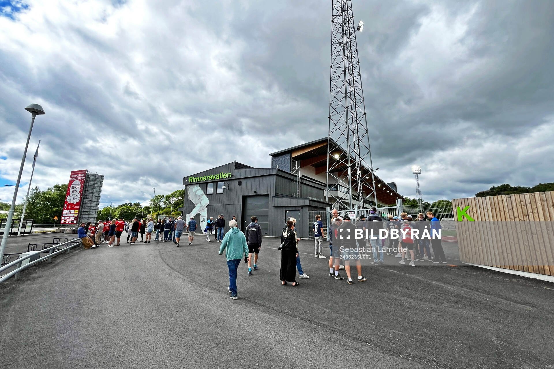 Utanför arenan