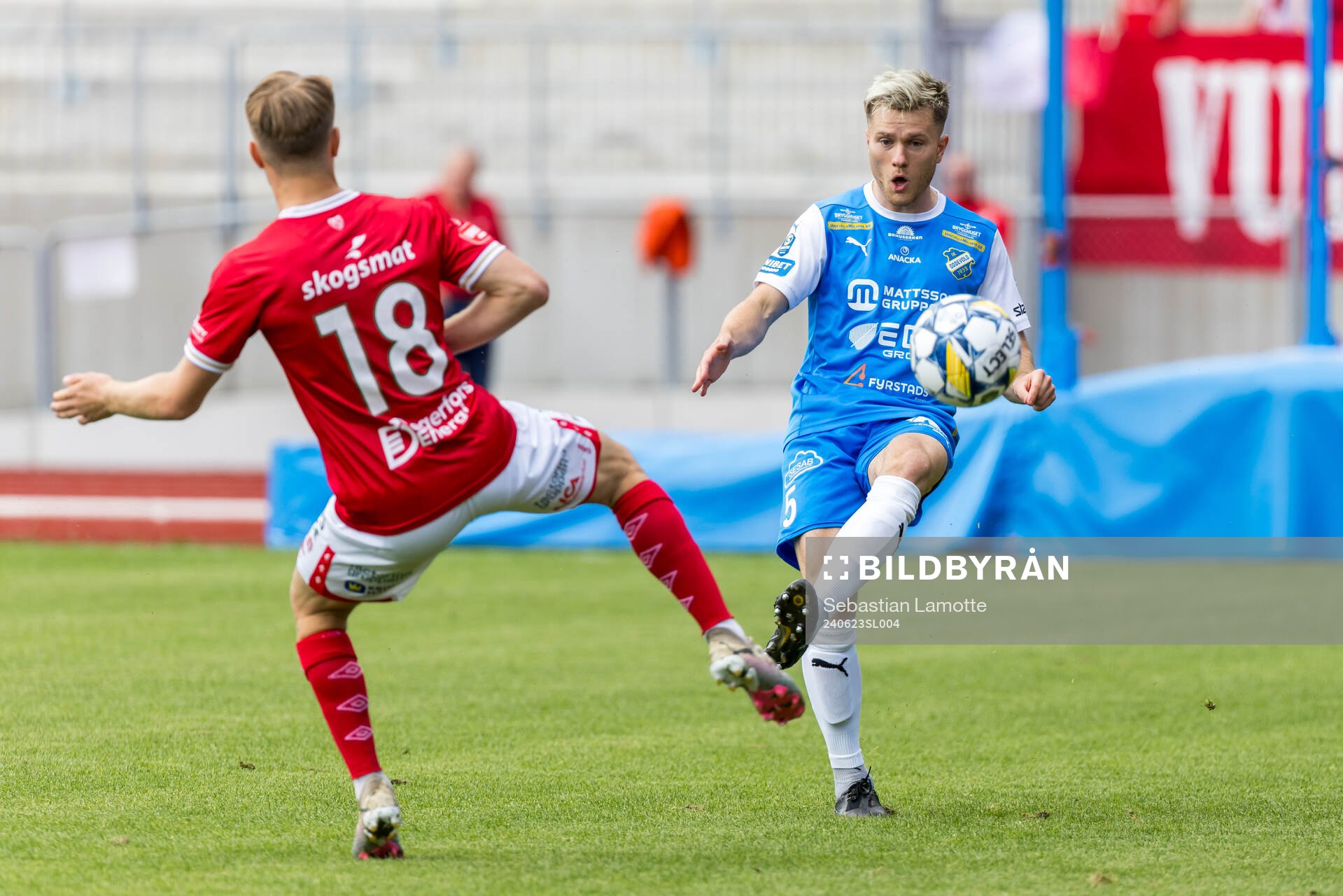Degerfors Teo Grönborg och IK Oddevolds Anton Snibb