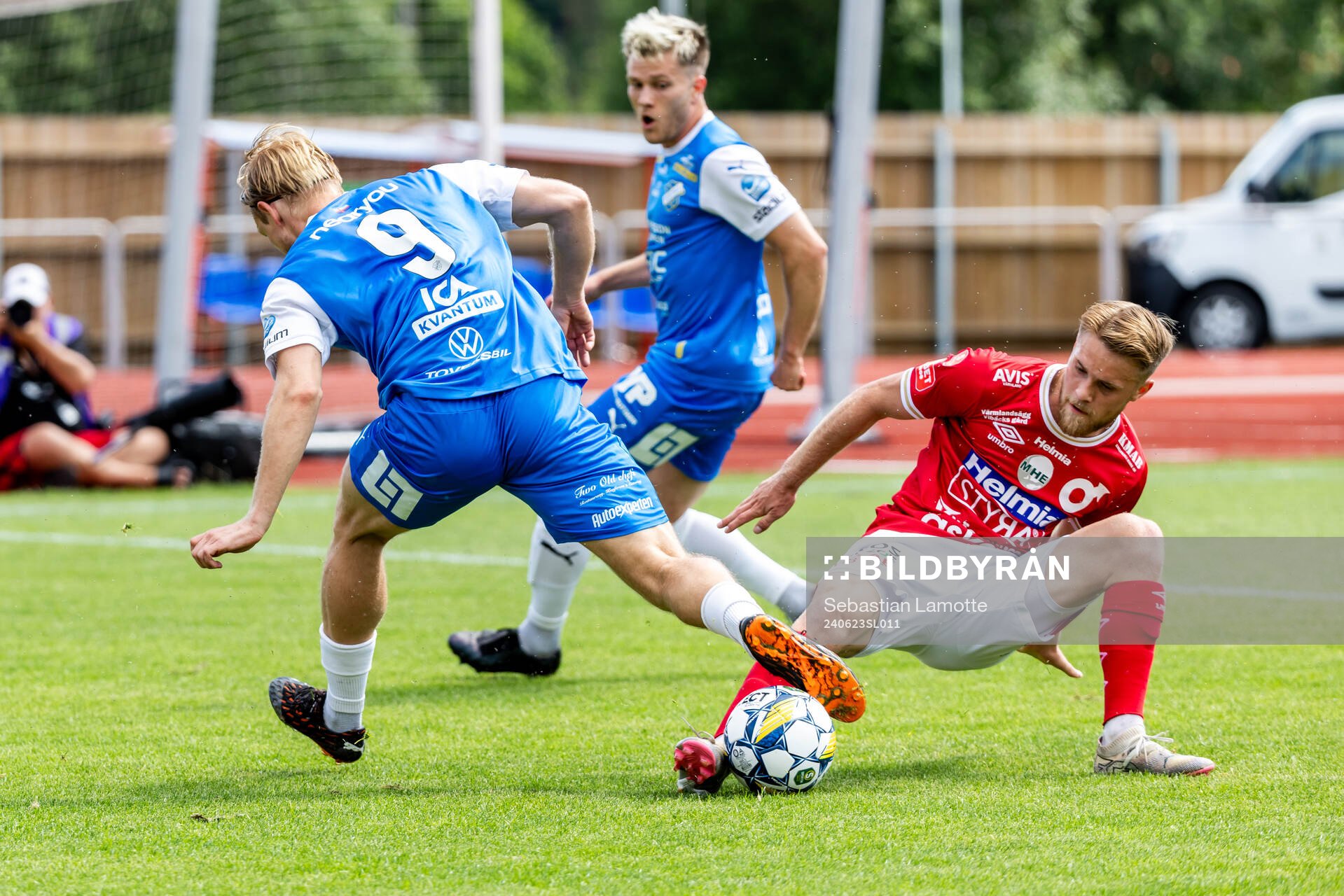 IK Oddevolds Linus Tornblad och Degerfors Teo Grönborg