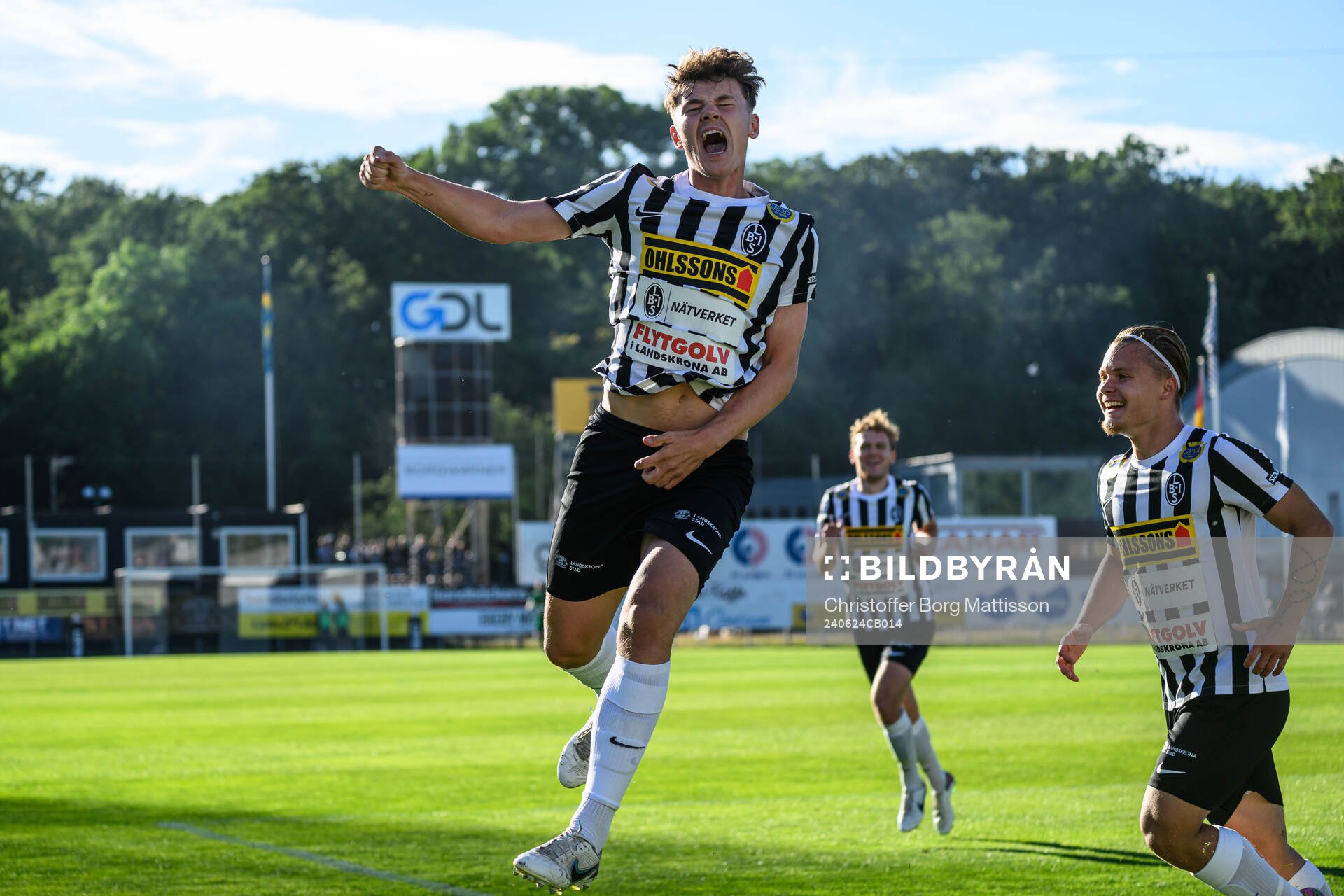 Landskronas Max Nilsson och Vincent Sundberg jublar
