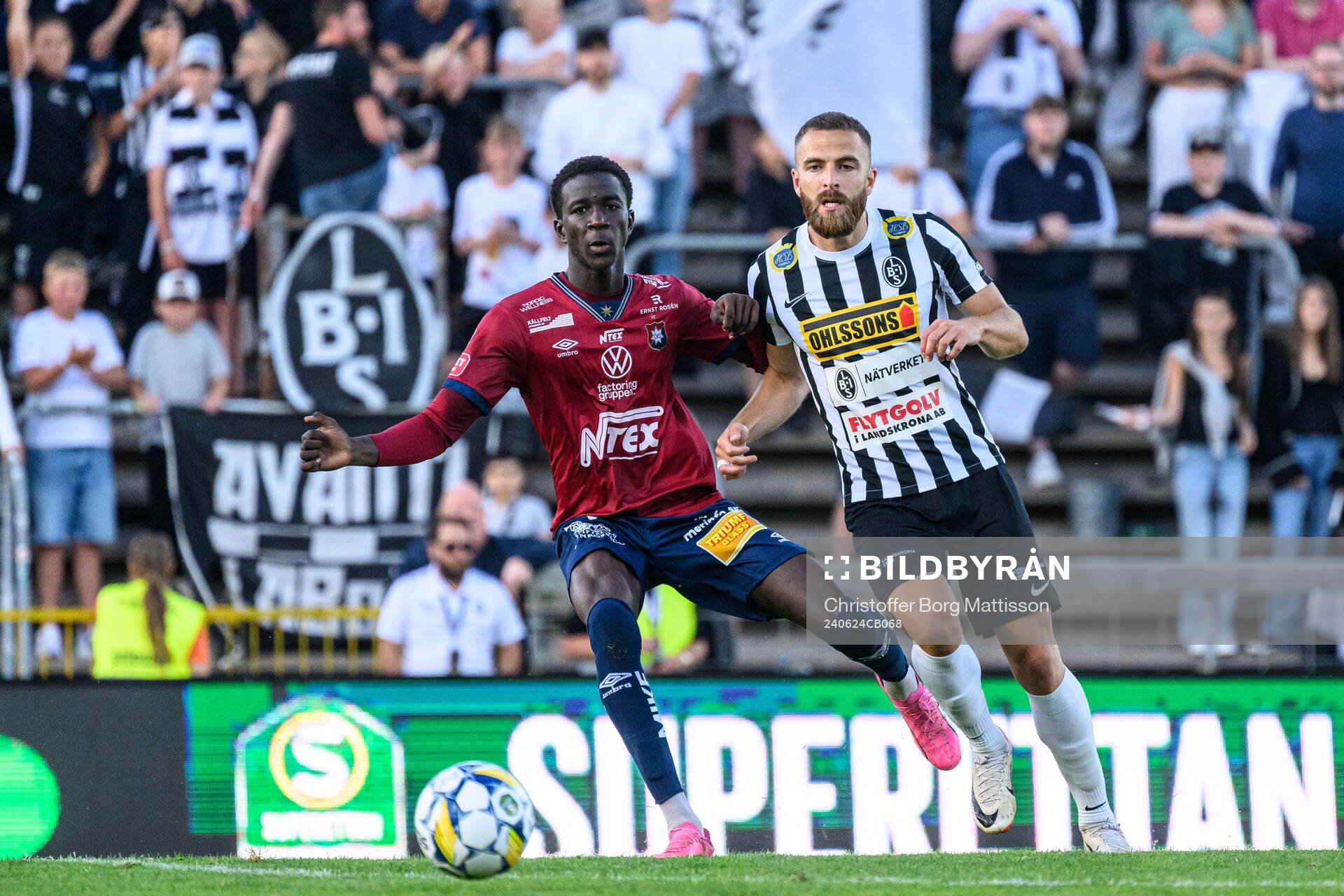Örgrytes Abdoulaye Faye och Landskronas Filip Sachpekidis