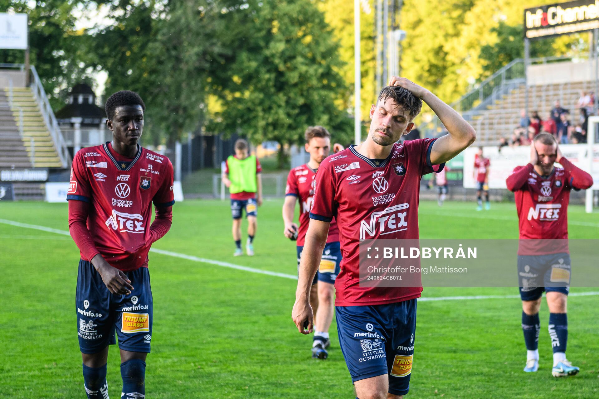 Örgrytes Abdoulaye Faye och Daniel Paulson deppar