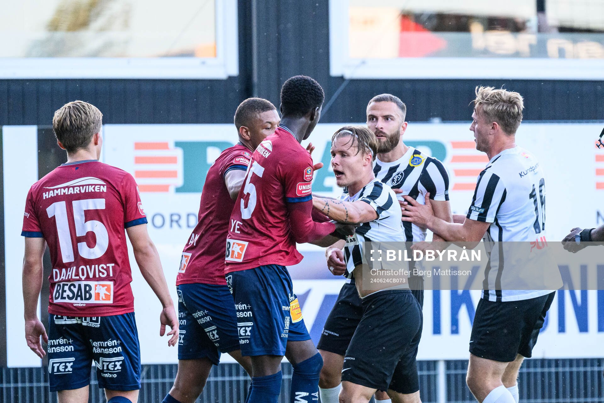 Örgrytes Mikael Dyrestam och Abdoulaye Faye och