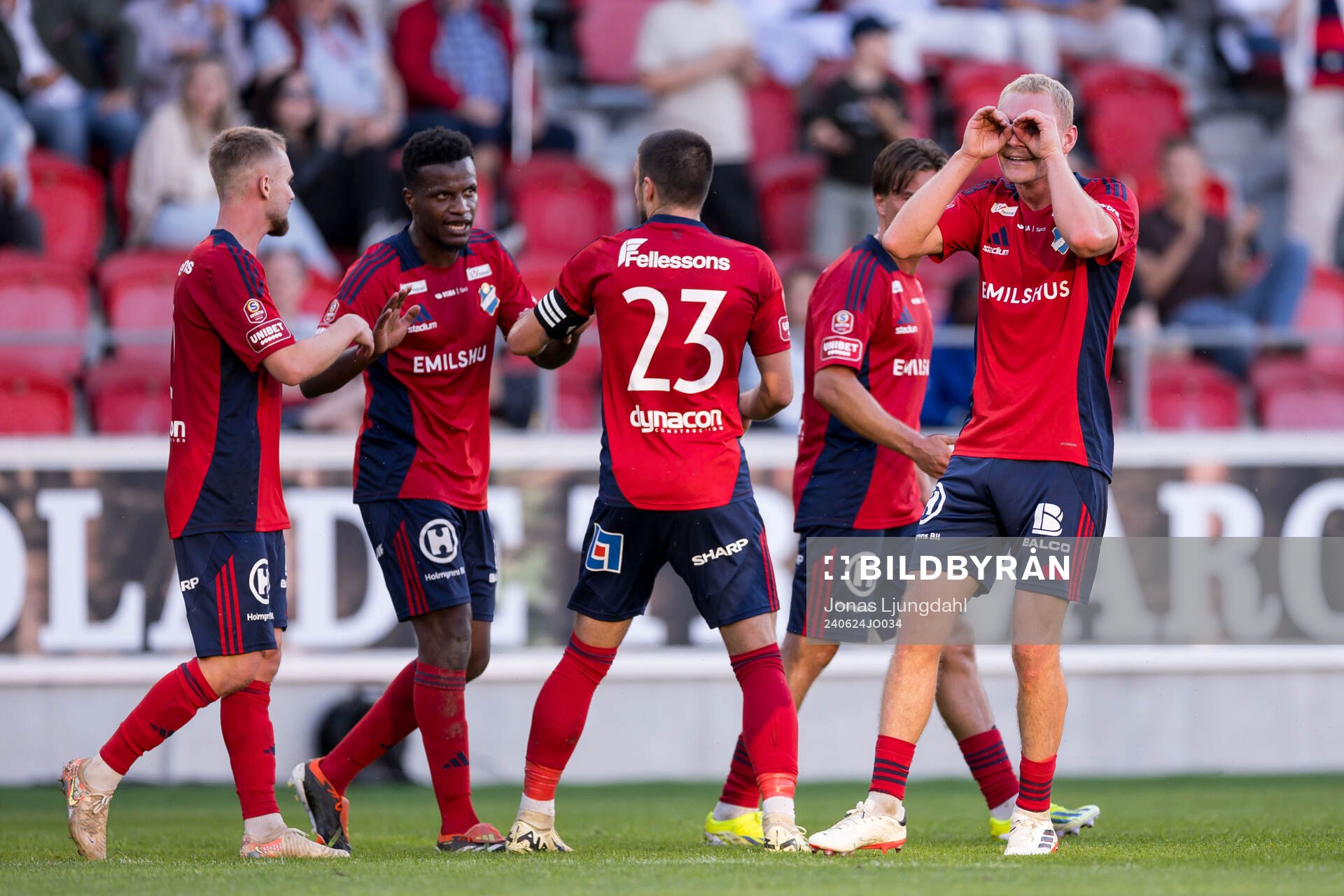 Östers Adam Bergmark Wiberg jublar
