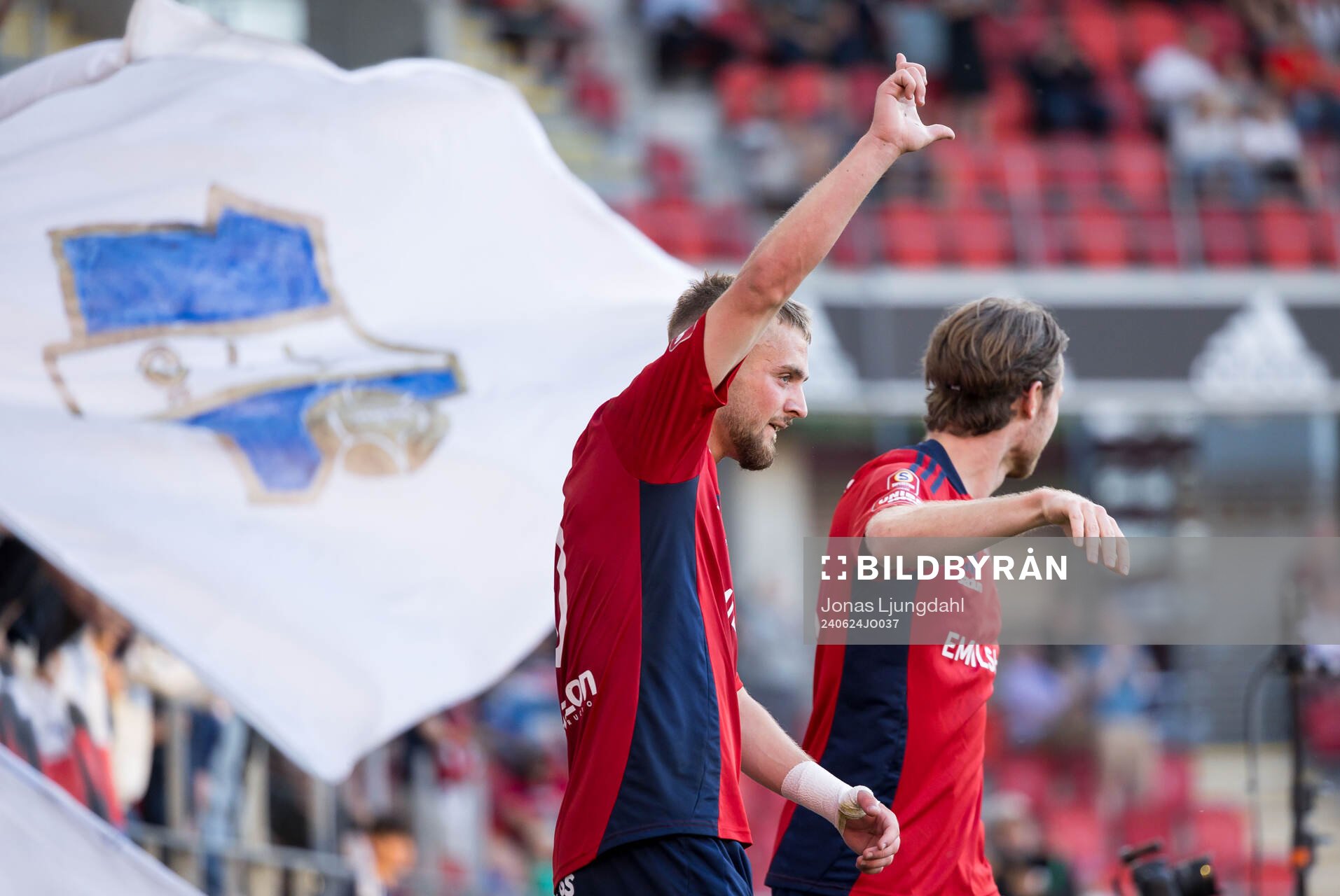 Östers Chriss-Albin Mörfelt jublar efter 4-0 under fotbollsmatchen i Superettan mellan Öster och Helsingborg den 24 juni 2024 i Växjö. 