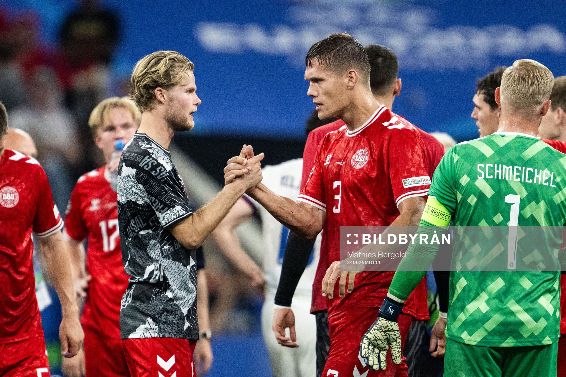 Morten Hjulmand and Jannik Vestergaard of Denmark celebrate