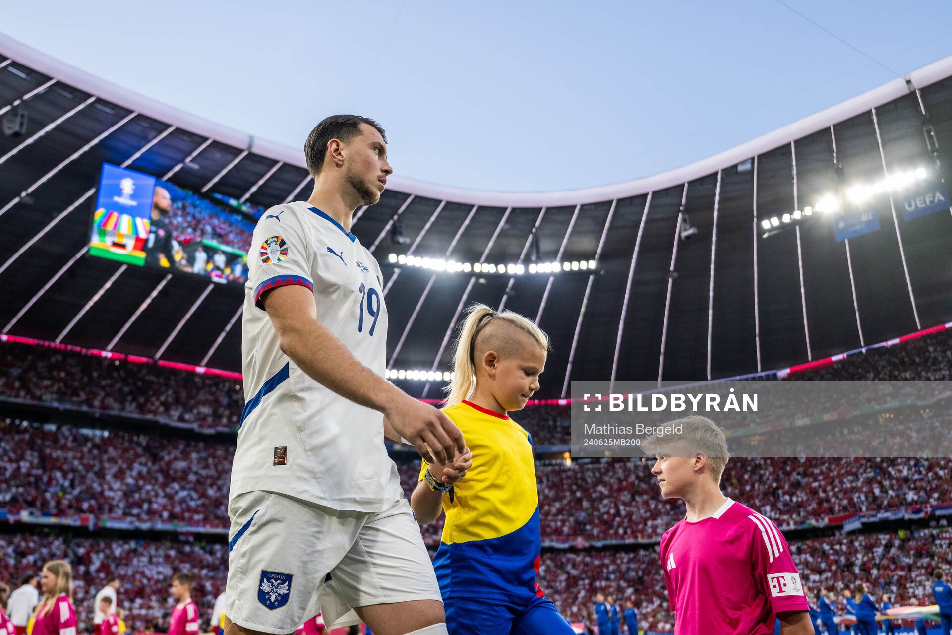 Lazar Vujadin Samardzic of Serbia enters the pitch