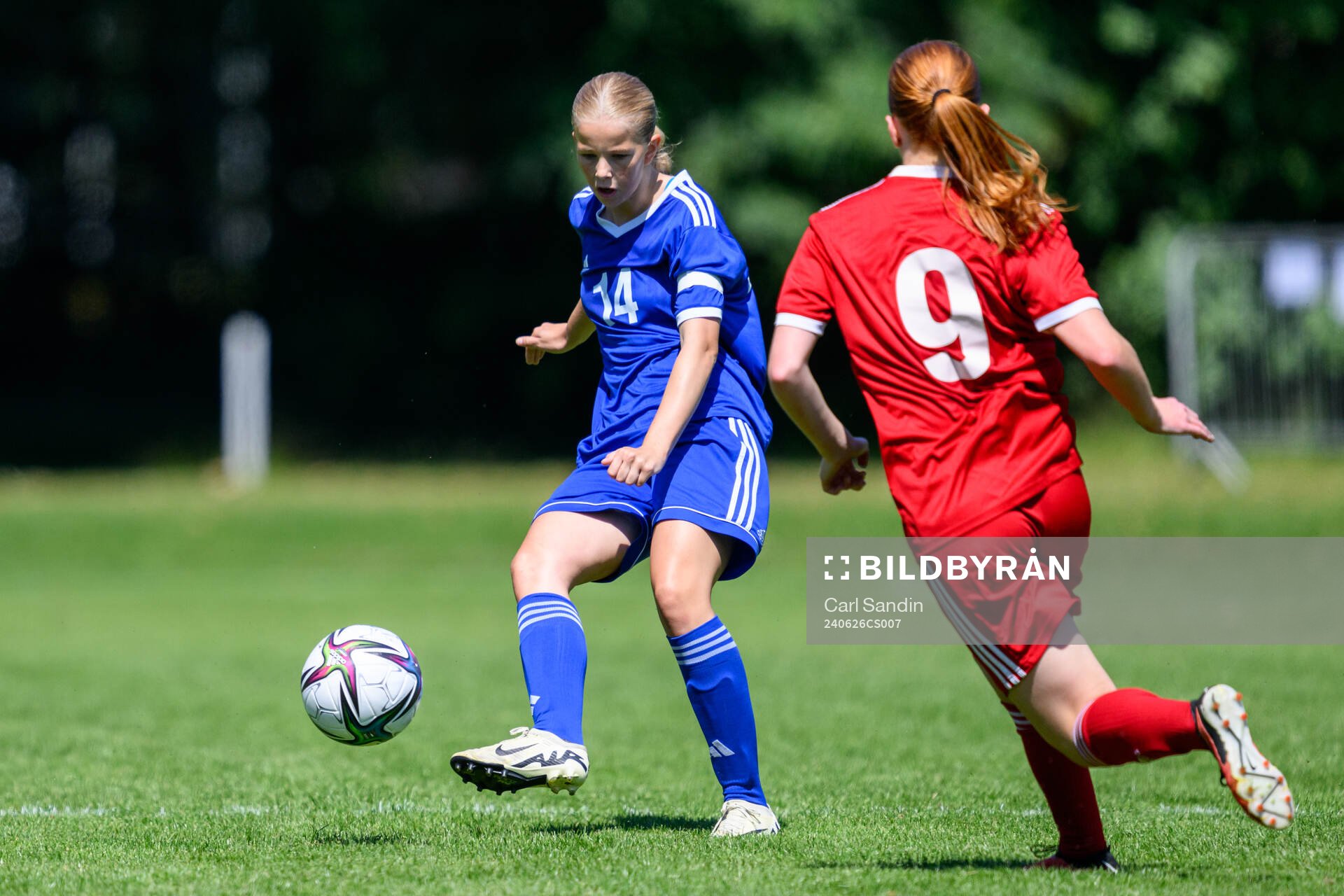 Svea Carlzon, BK Häcken FF under en fotbollsmatch på SvFF:s riksläger för F15 den 26 juni 2023 i Halmstad. 