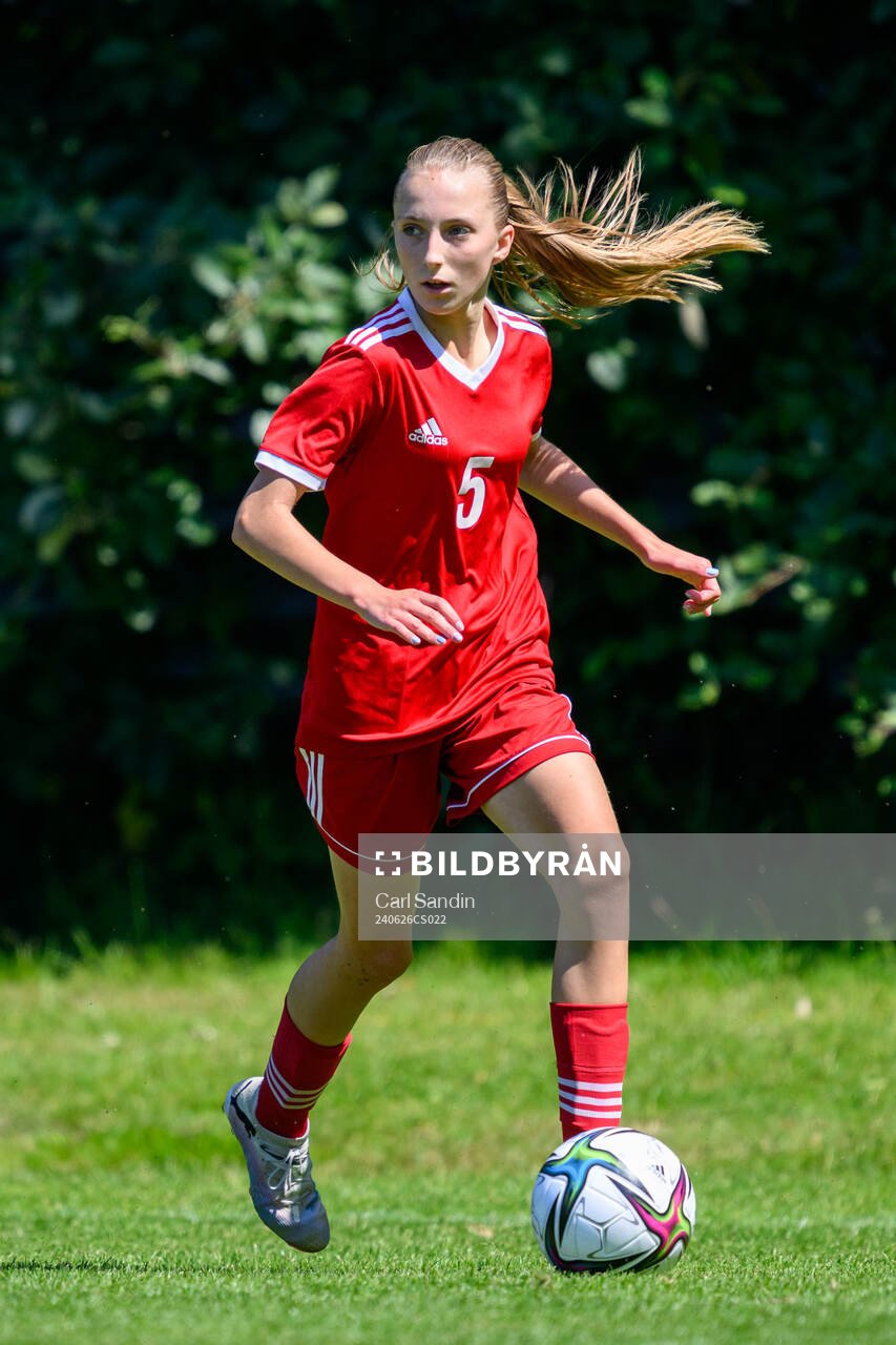 Teodora Djurdjevic, BK Häcken FF under en fotbollsmatch på SvFF:s riksläger för F15 den 26 juni 2023 i Halmstad. 