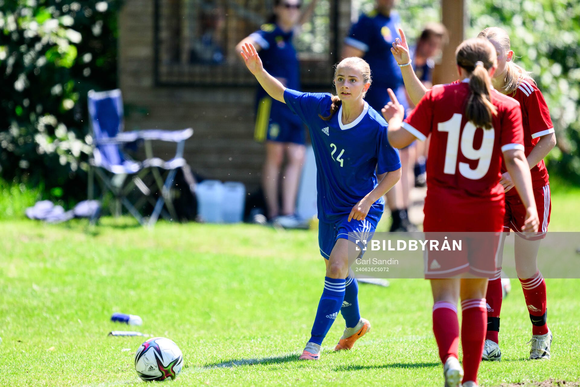 Lina Selander, Löfgren Jitex BK under en fotbollsmatch på SvFF:s riksläger för F15 den 26 juni 2023 i Halmstad. 