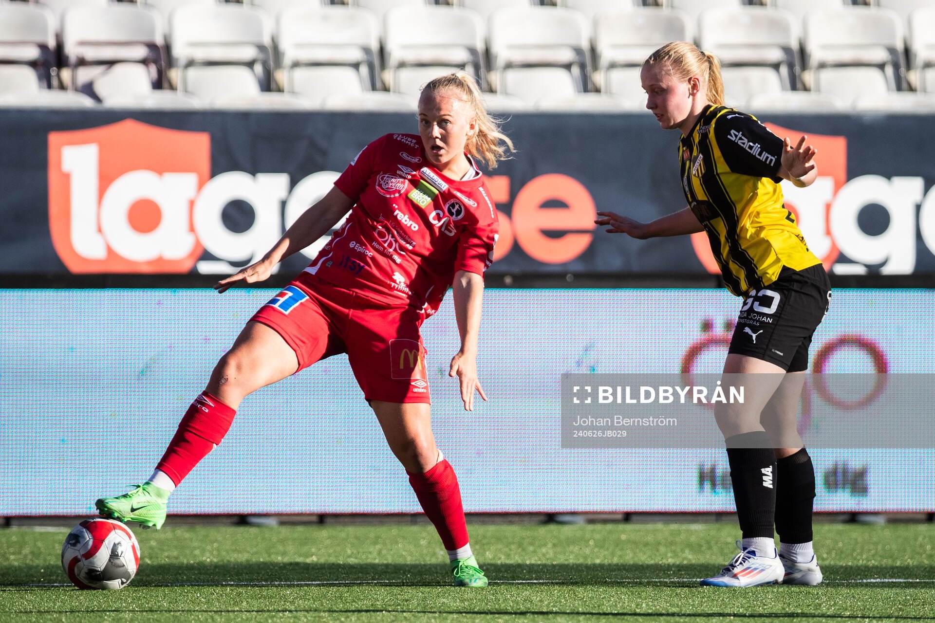 KIF Örebros Molly Johansson och Häckens Johanna