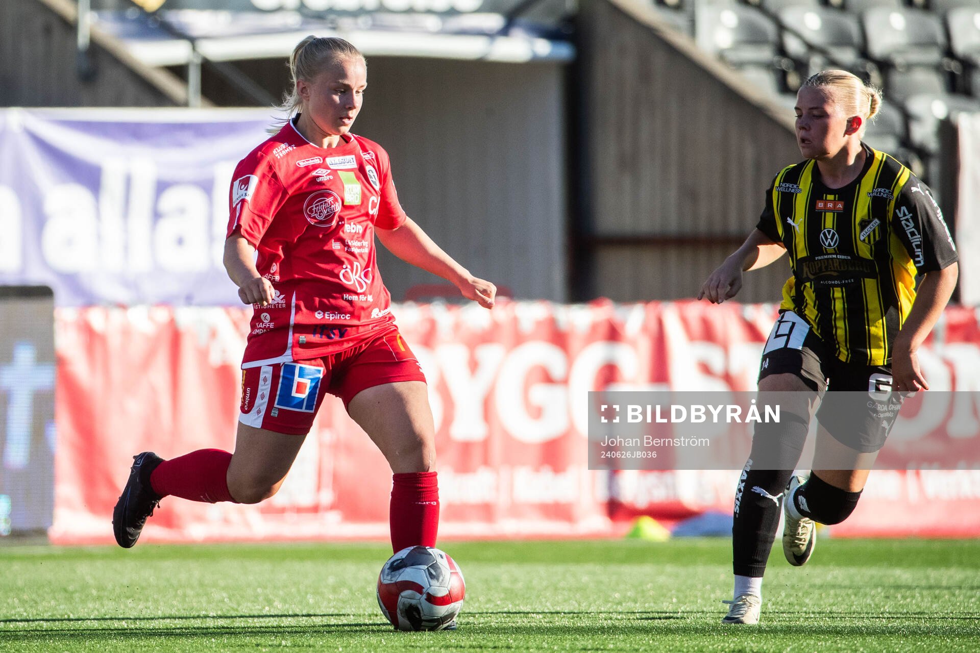 KIF Örebros Sara Ikonen och Häckens Matilda Nildén