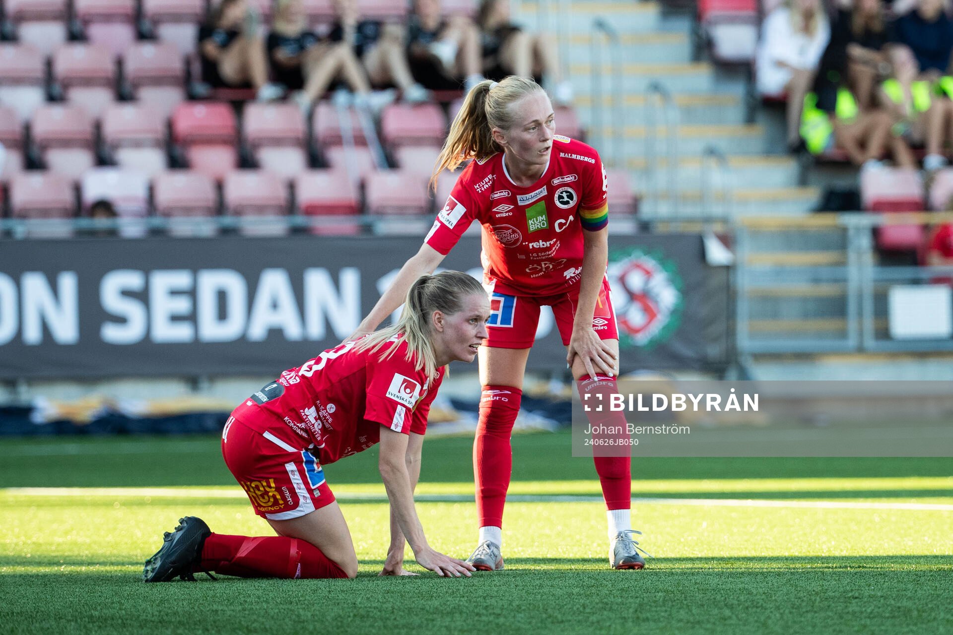 KIF Örebros Beatrice Gärds har ont bredvid Minea Lassas