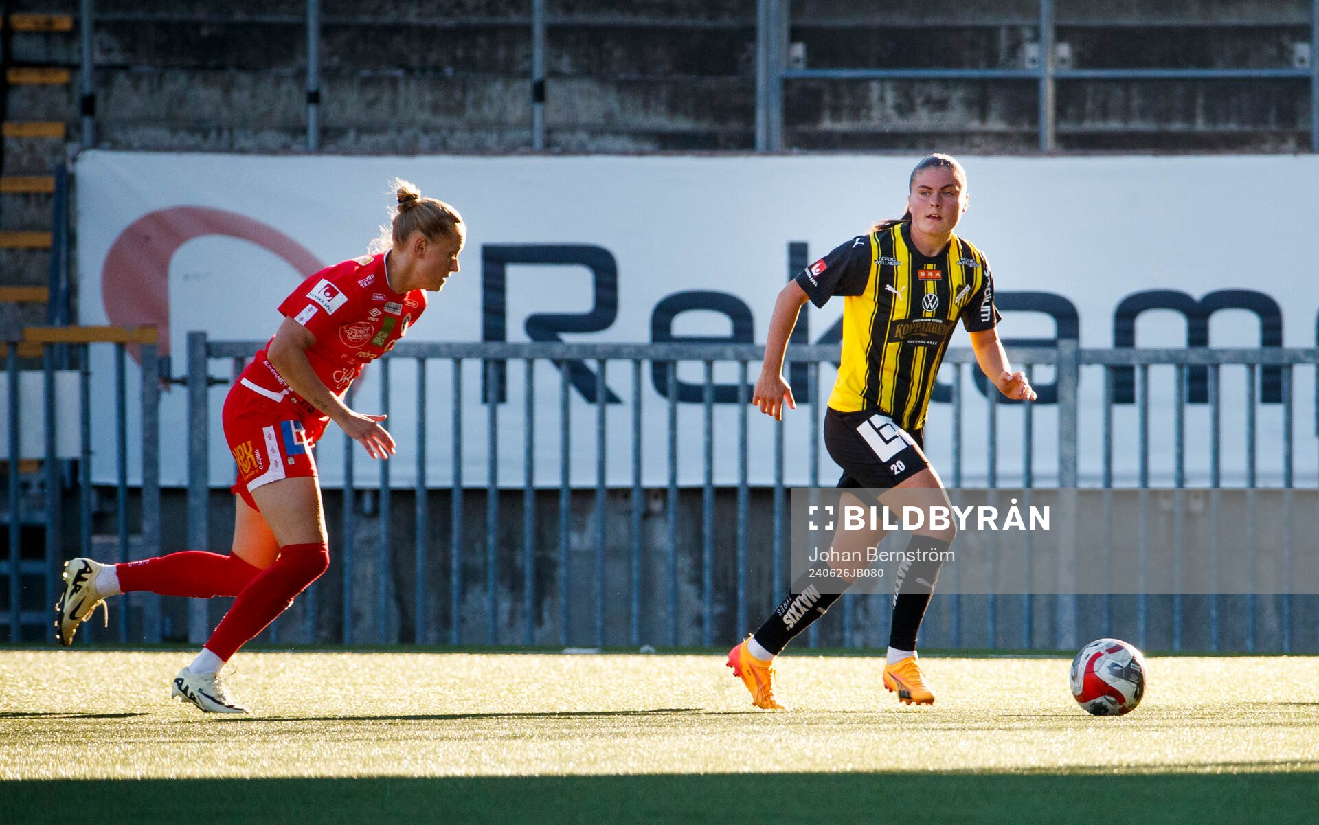 KIF Örebros Inka Sarjanoja och Häckens Hanna Wijk