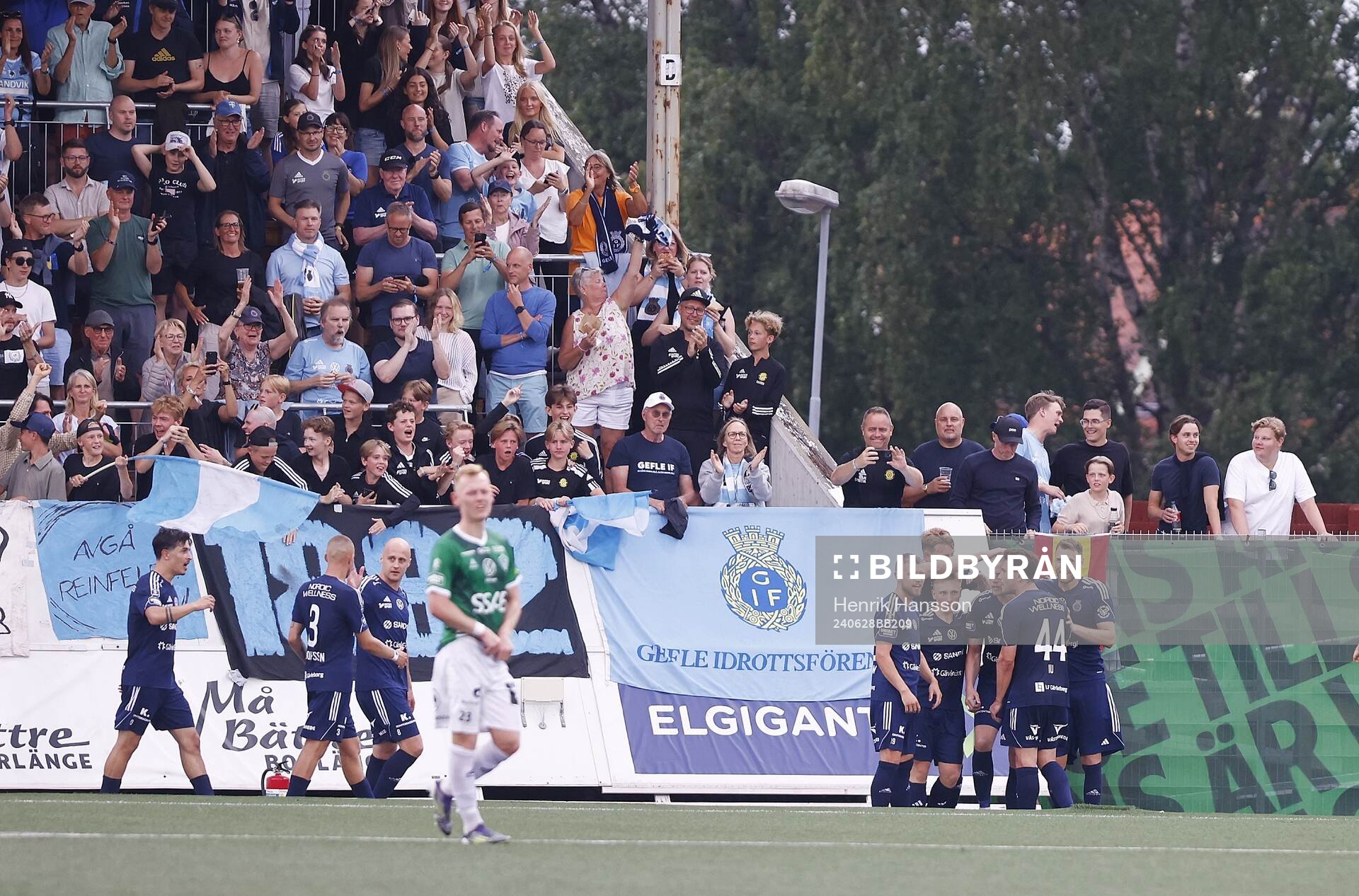 Gefles spelarna jublar