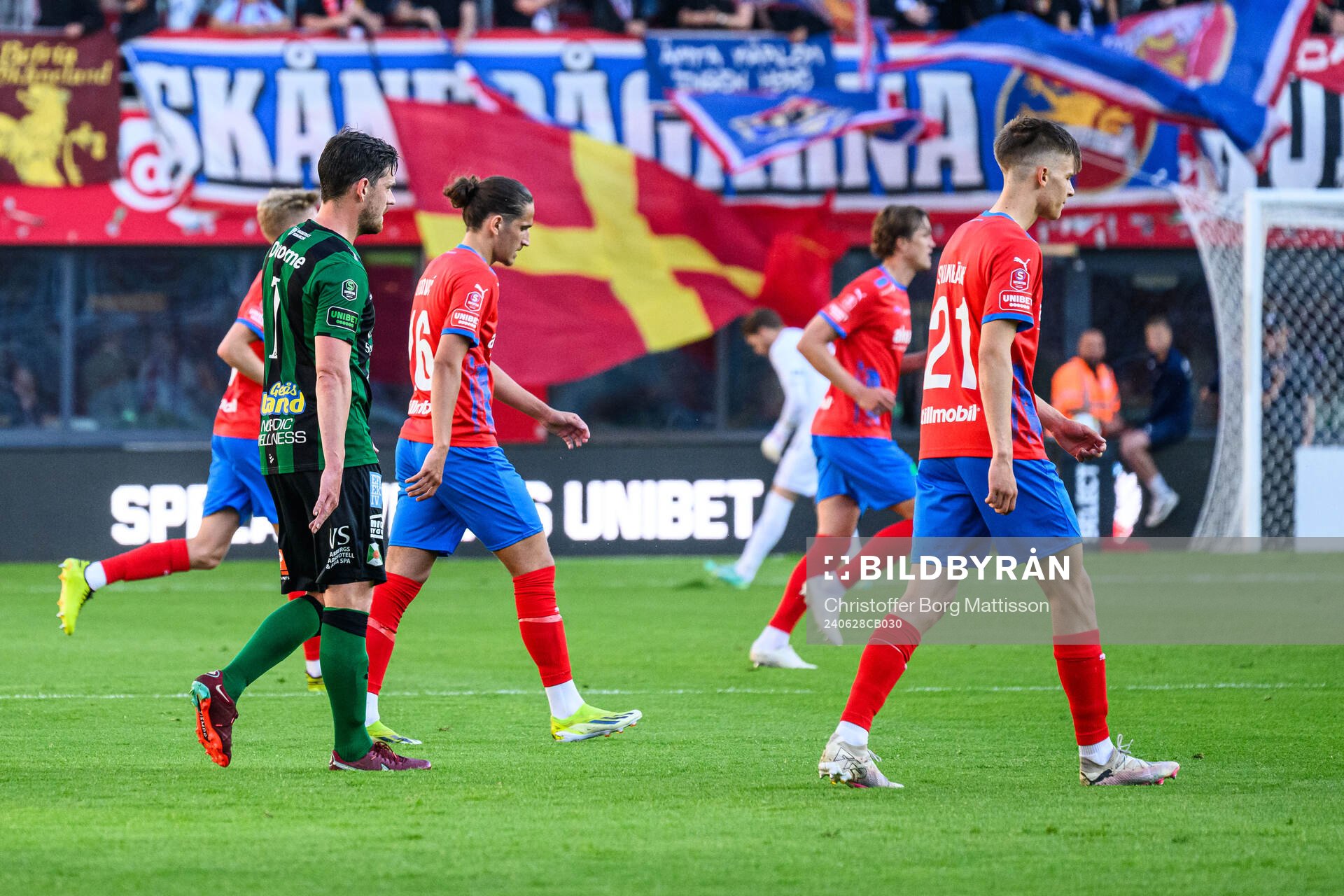 Varbergs Robin Tranberg och Helsingborgs Ervin Gigovic och