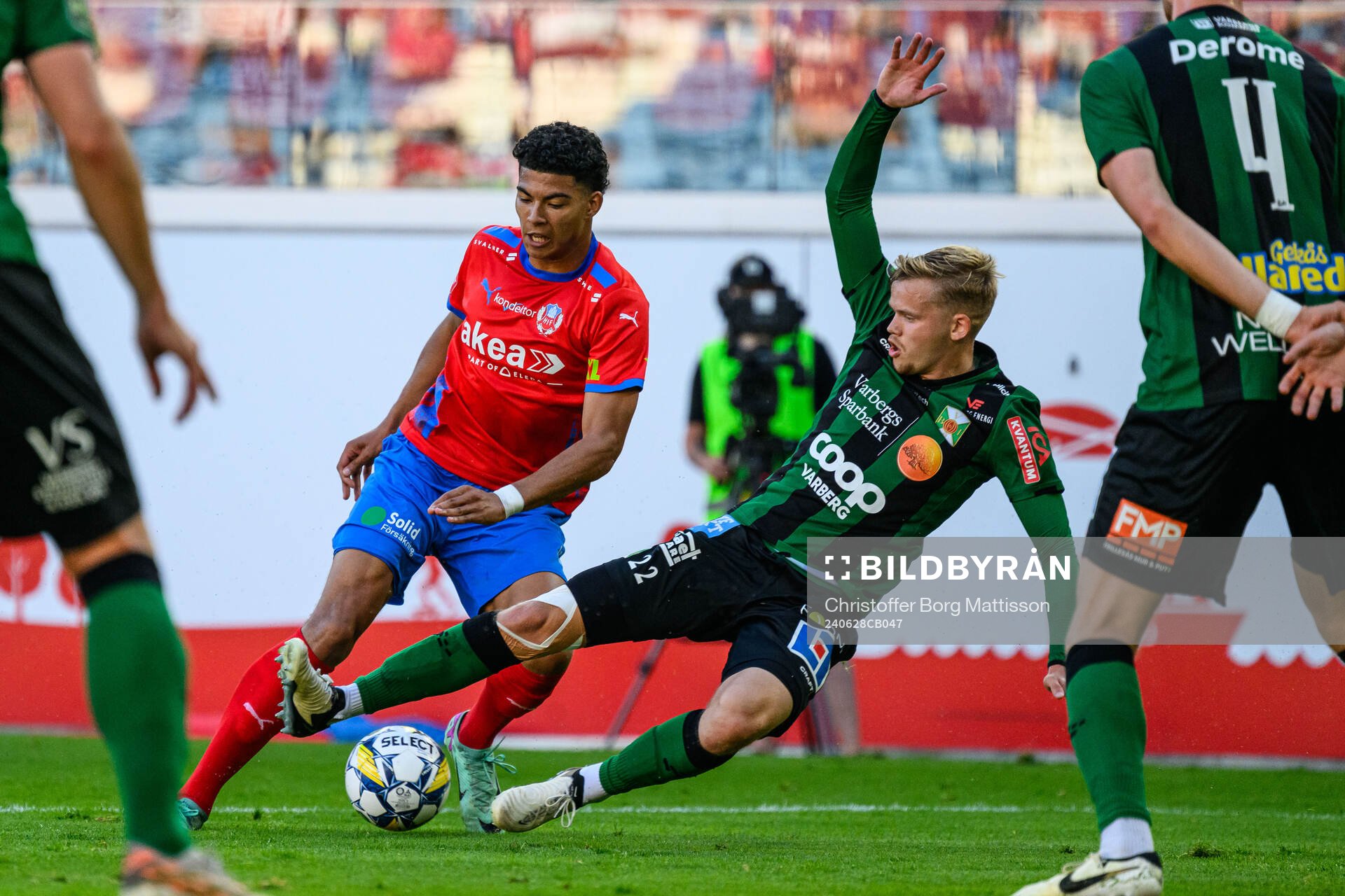 Helsingborgs Milan Silva Rasmussen och Varbergs Leo Frigell