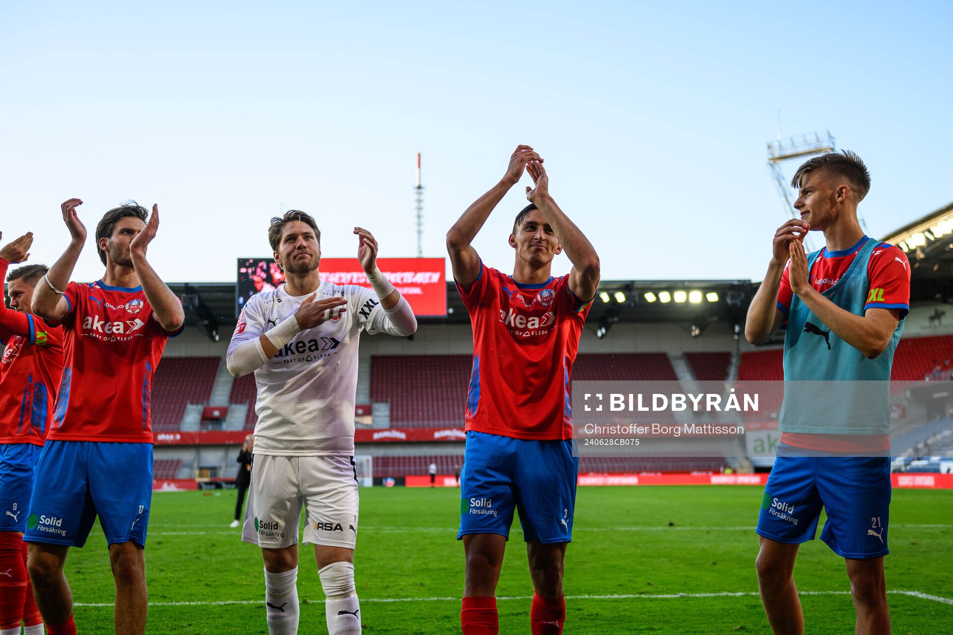 Helsingborgs Wilhelm Loeper, målvakt Kalle Joelsson, Wilhelm Nilsson och Adrian Svanbäck jublar efter fotbollsmatchen i Superettan mellan Helsingborg och Varberg den 28 juni 2024 i Helsingborg.